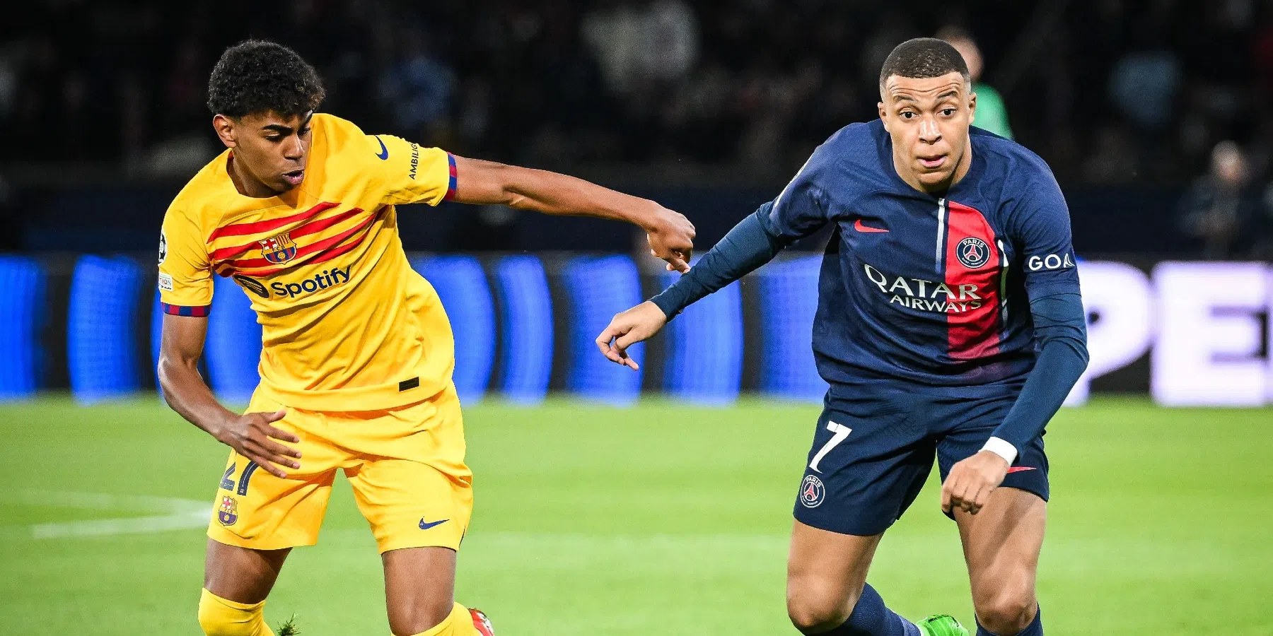 PSG buigt laat voor Barcelona in Champions League-duel vol doelpunten