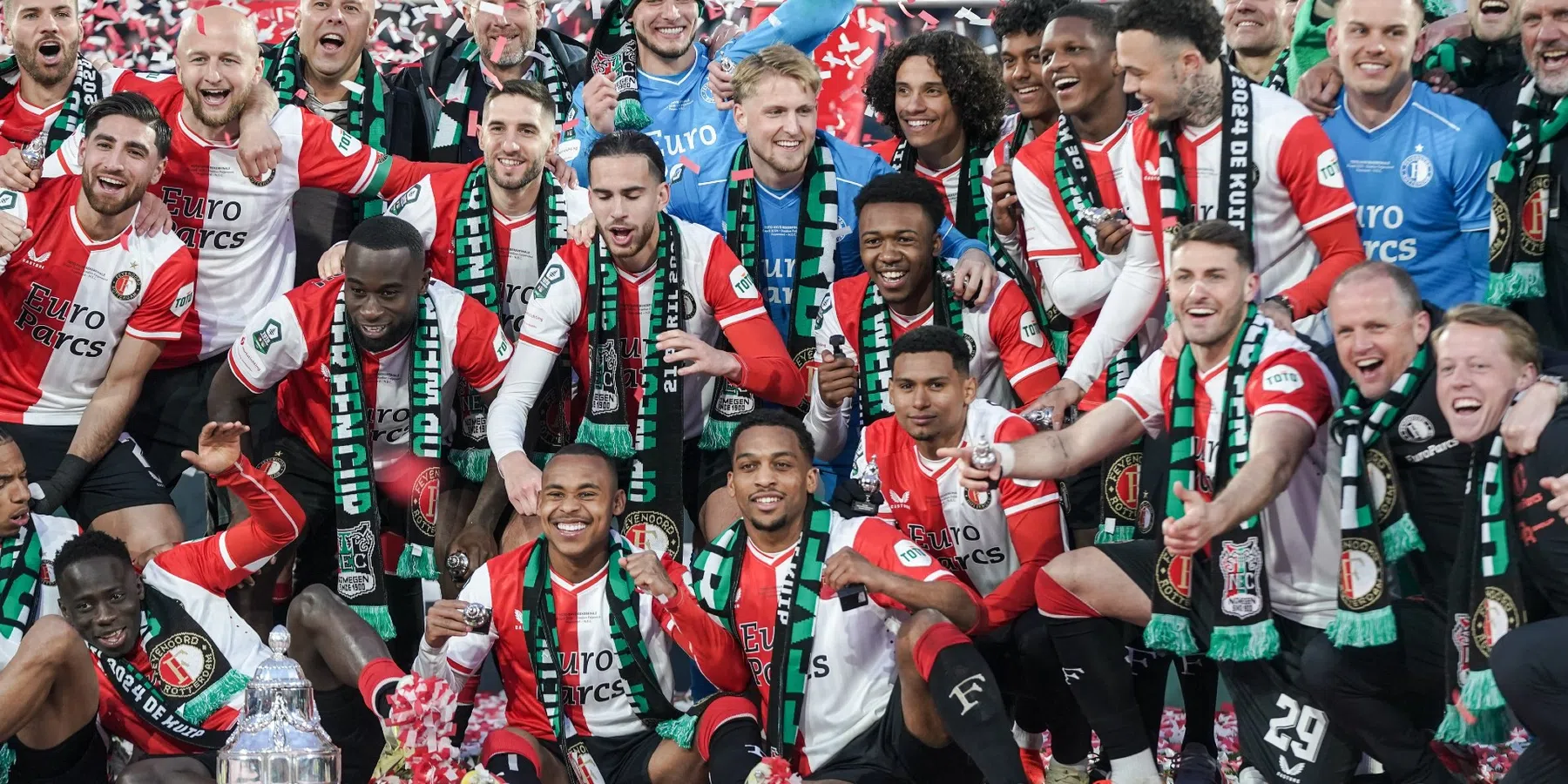 Waar en hoe laat kun je maandag de bekerhuldiging van Feyenoord kijken?