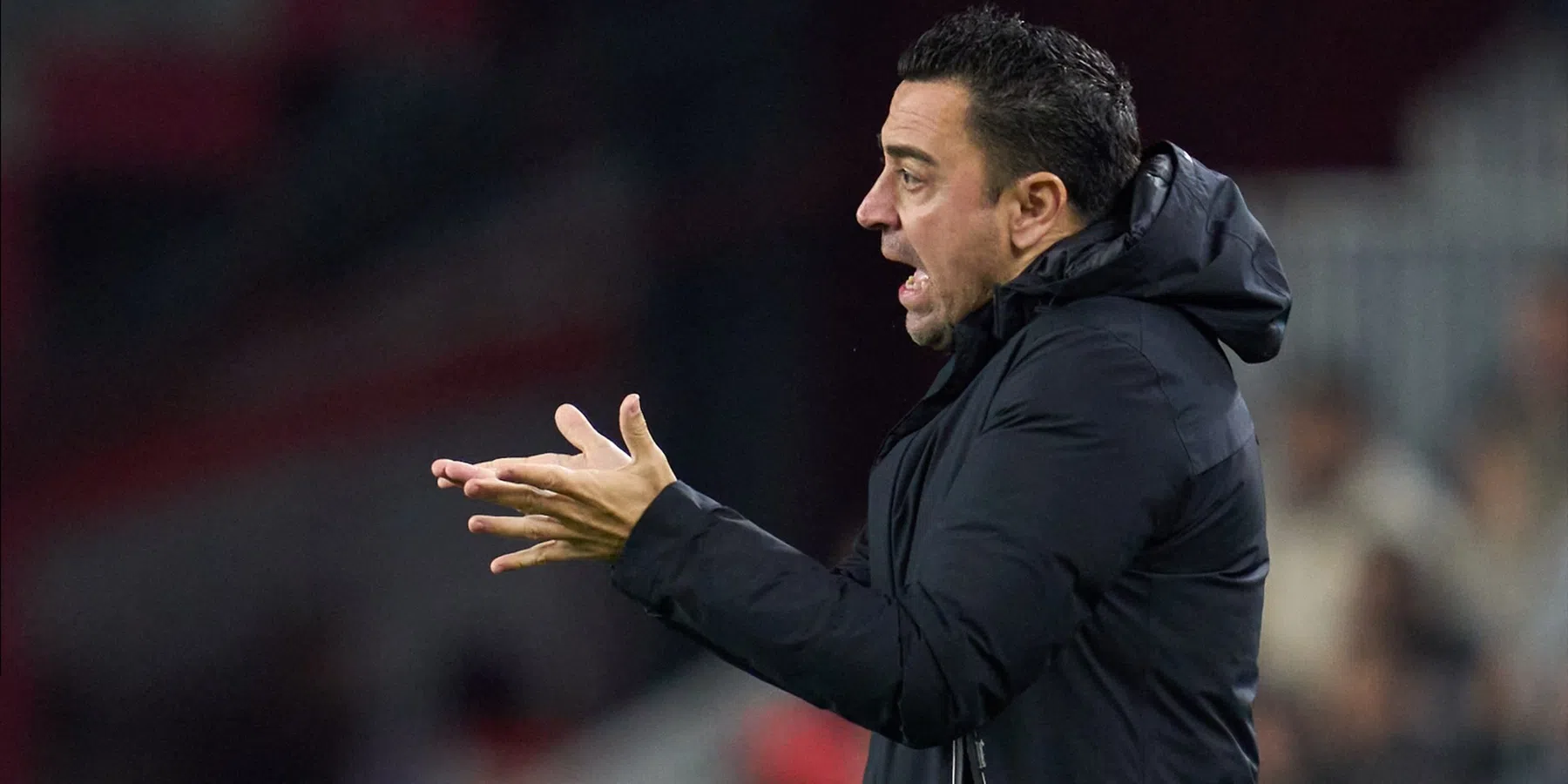 Xavi blijft ondanks eerdere aankondiging komend jaar de trainer van FC Barcelona