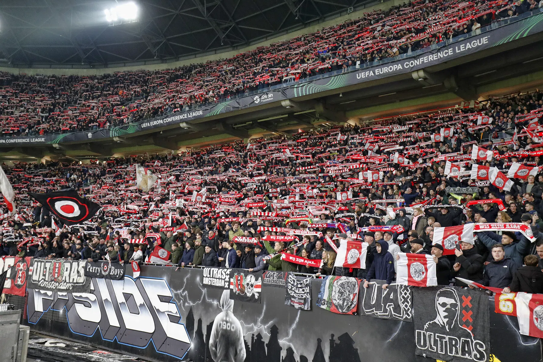 Deze zoektocht staat centraal in de werkzaamheden van Beuker en De Lang bij Ajax