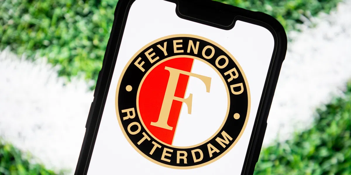 Nieuwe primeur voor Feyenoord: fans kunnen seizoenkaart betalen met