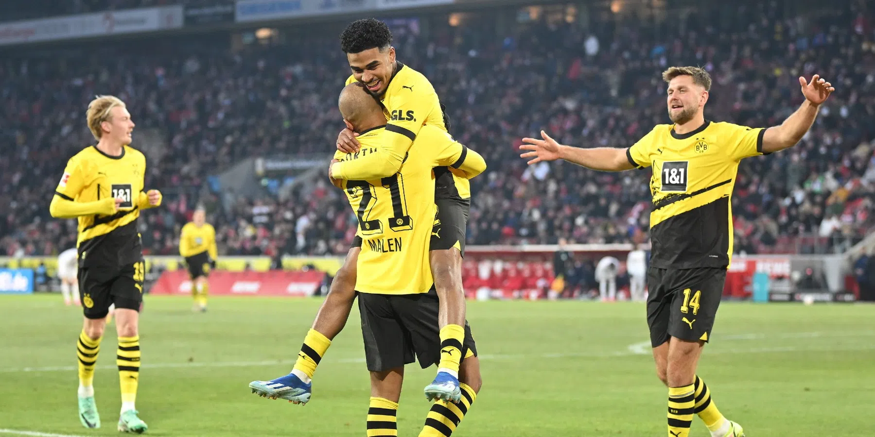 Nederlandse flair bij Borussia Dortmund: kansen voor Maatsen en Malen tegen PSG