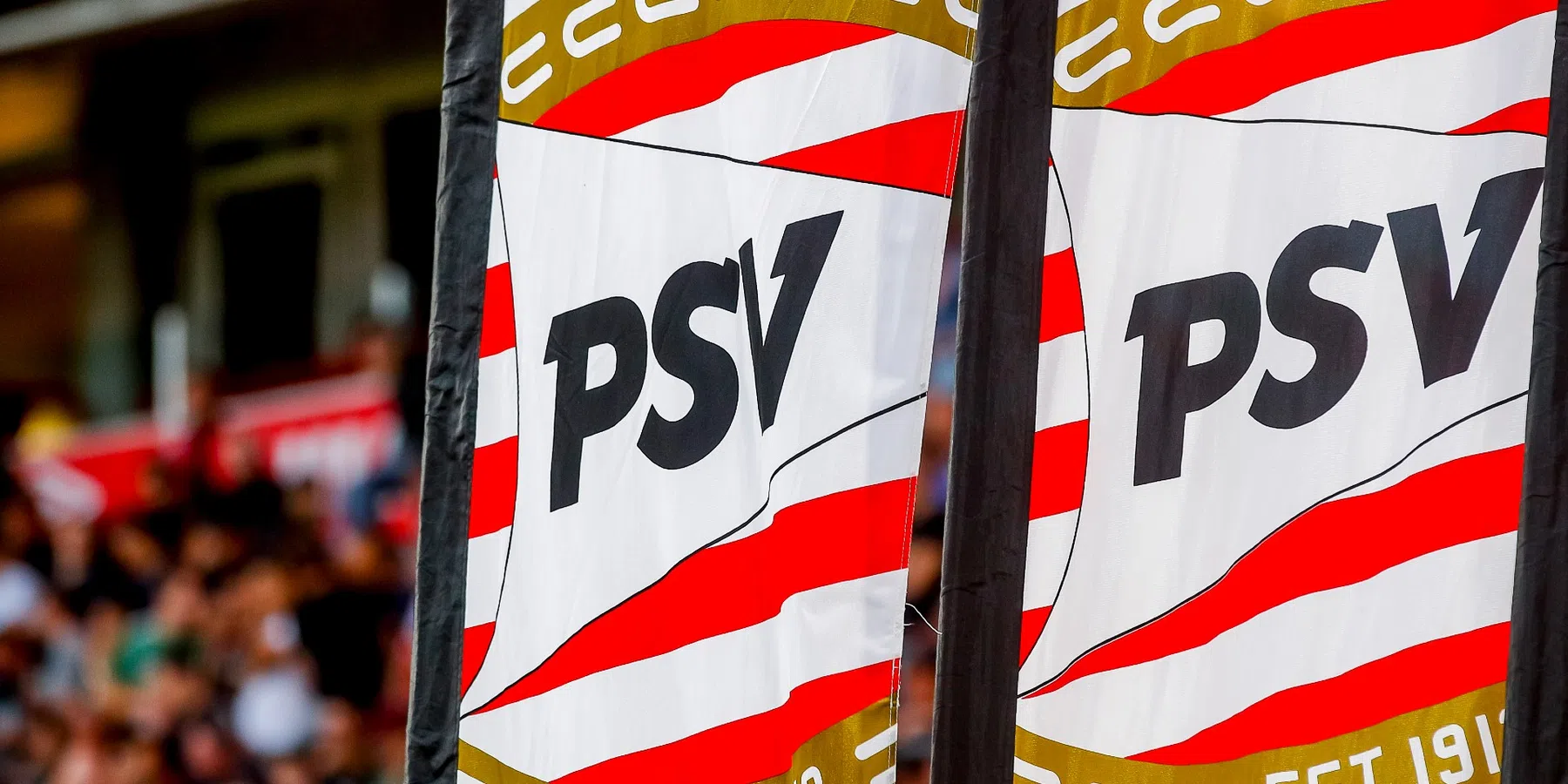 PSV heeft contractnieuws voor twee talenten uit de jeugdopleiding