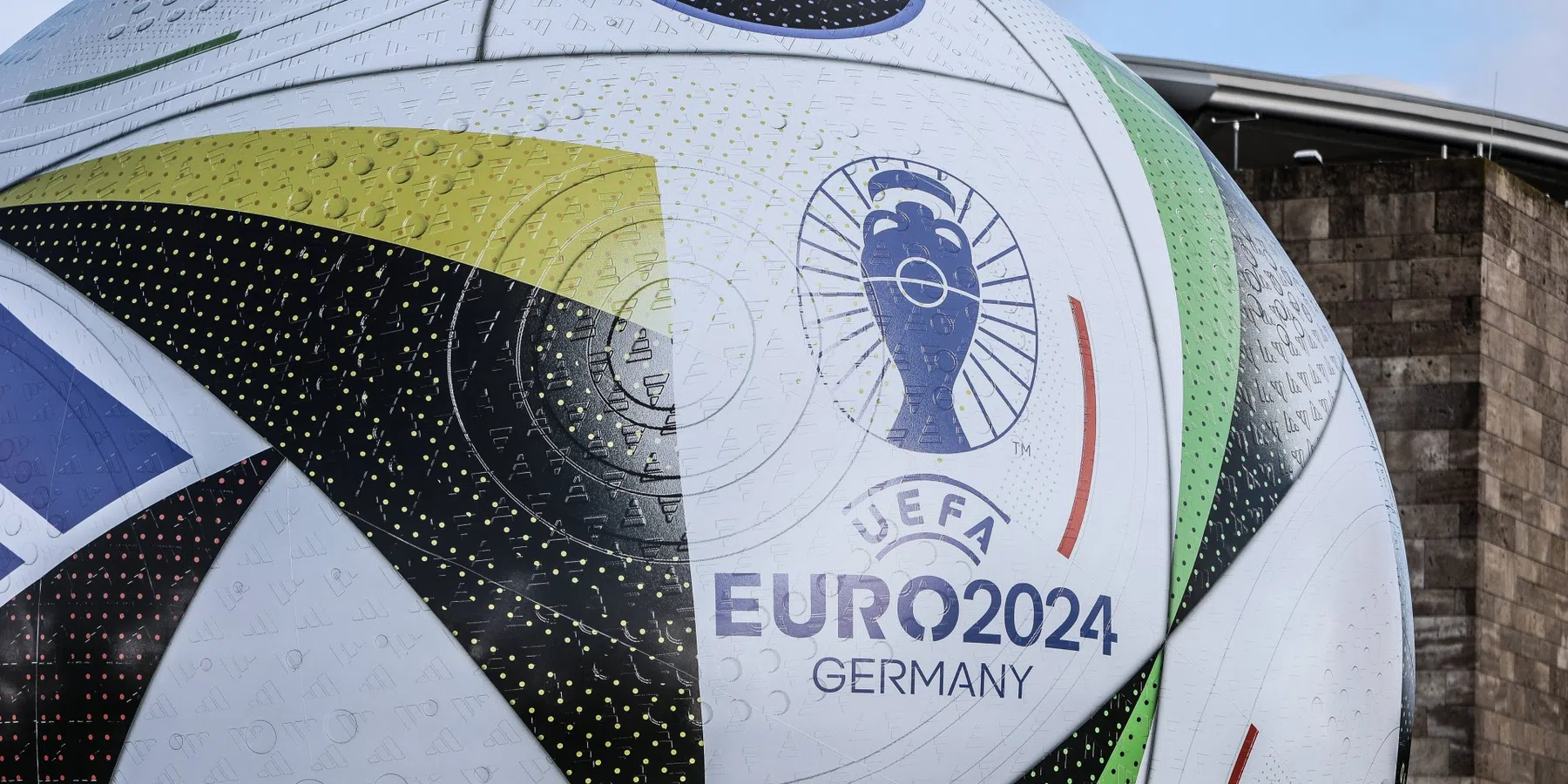 Hoeveel krijgen de clubs voor het uitlenen van hun spelers tijdens het EK?