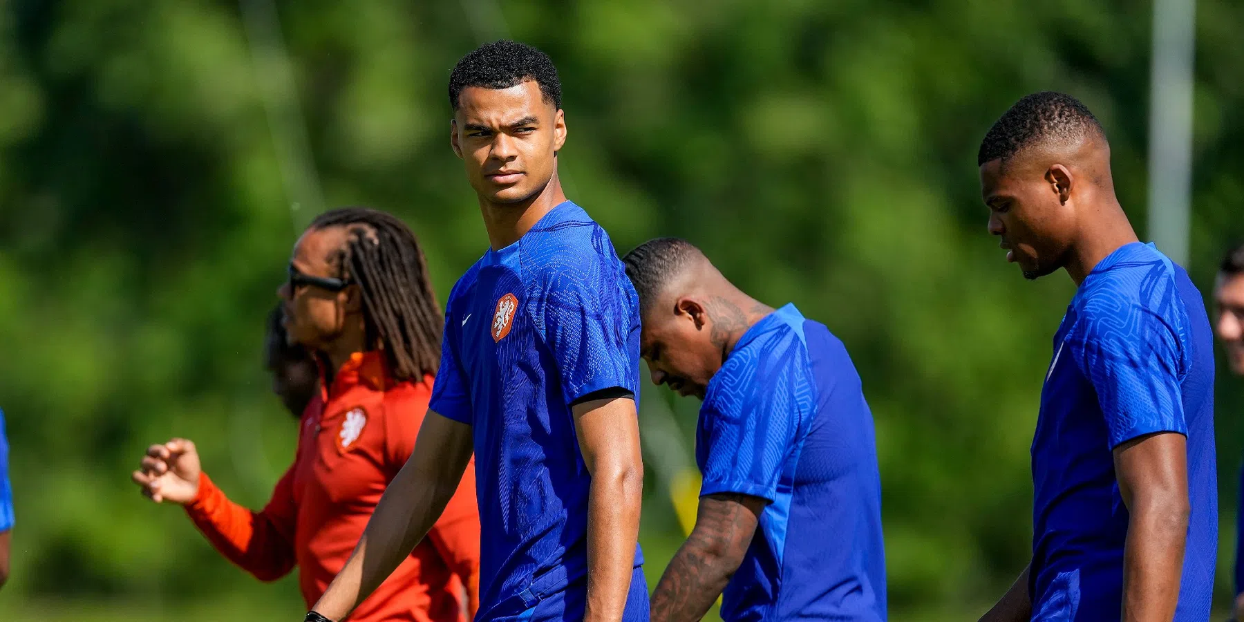 Dit zegt Gakpo over zijn plek bij Oranje en de mogelijke tactiek voor het EK