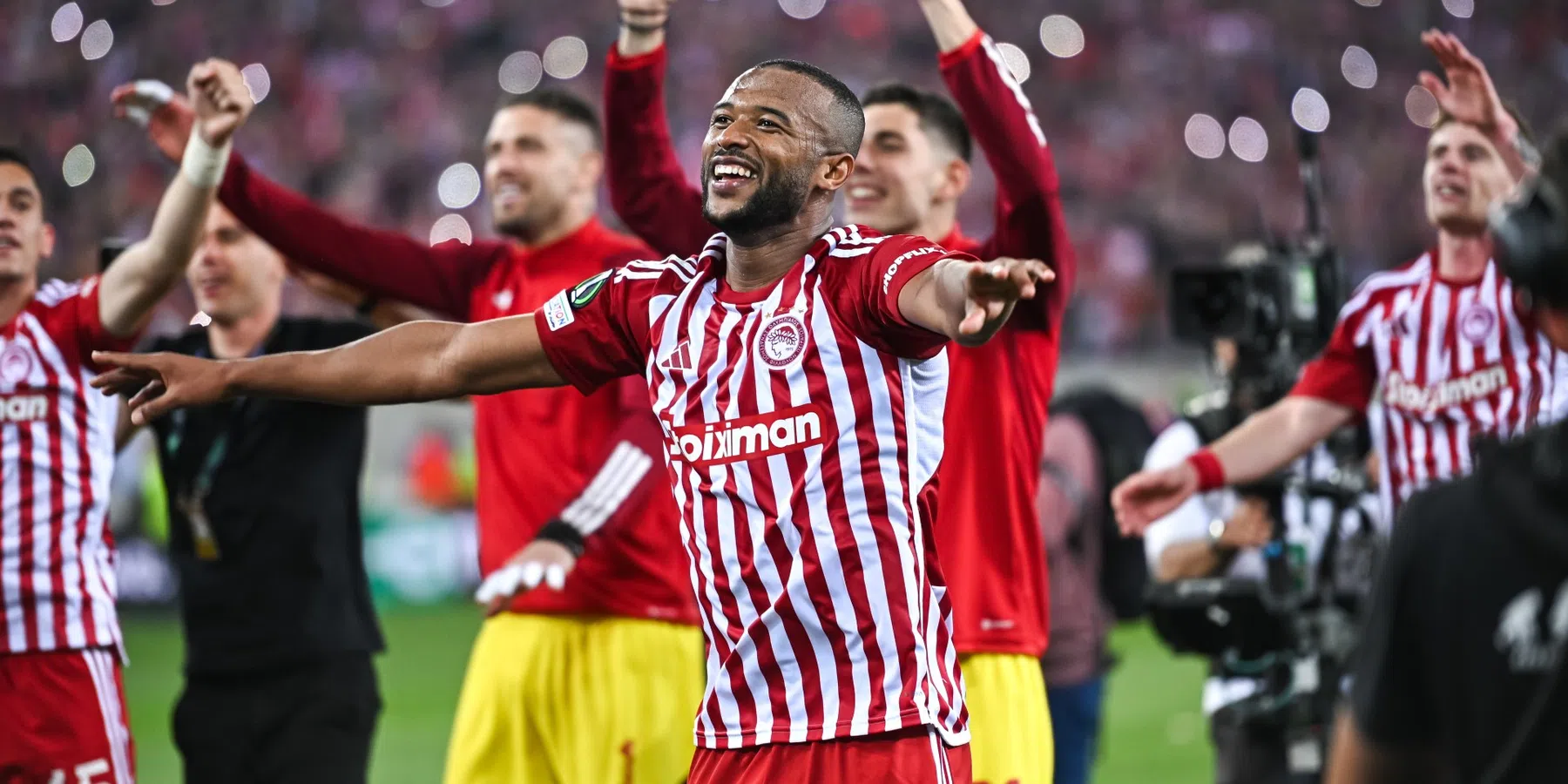 Wie is Ayoub El Kaabi, de Marokkaanse doelpuntenmachine van Olympiakos?