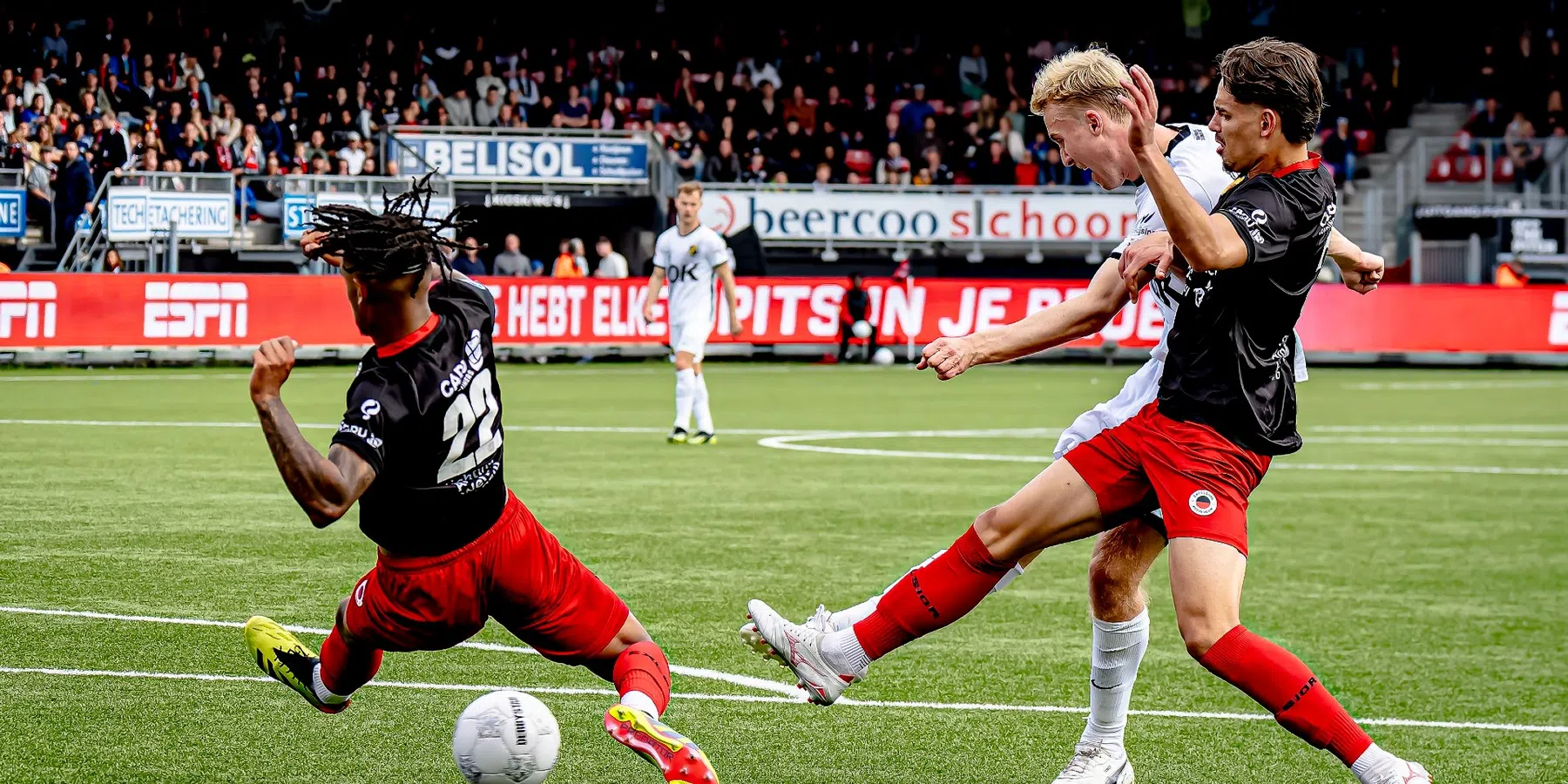 NAC na vijf jaar terug in de Eredivisie, Excelsior degradeert ondanks comeback