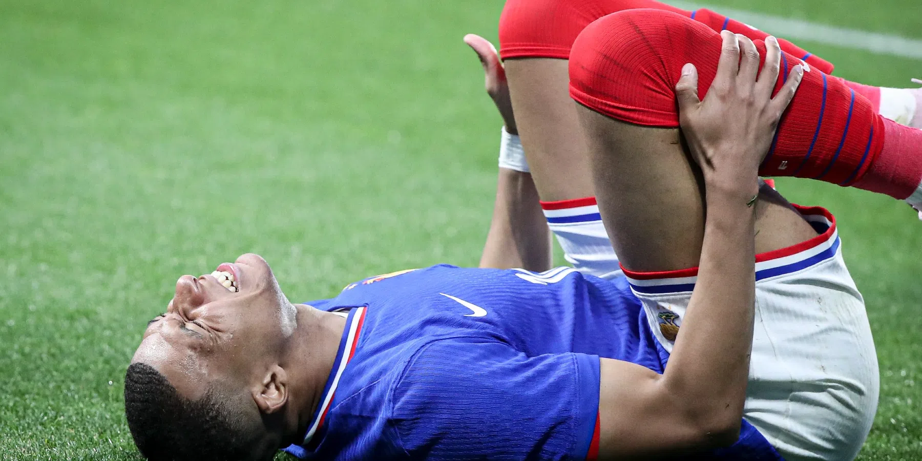 Dit is waarom Kylian Mbappé zondagavond niet in de basis staat bij Frankrijk