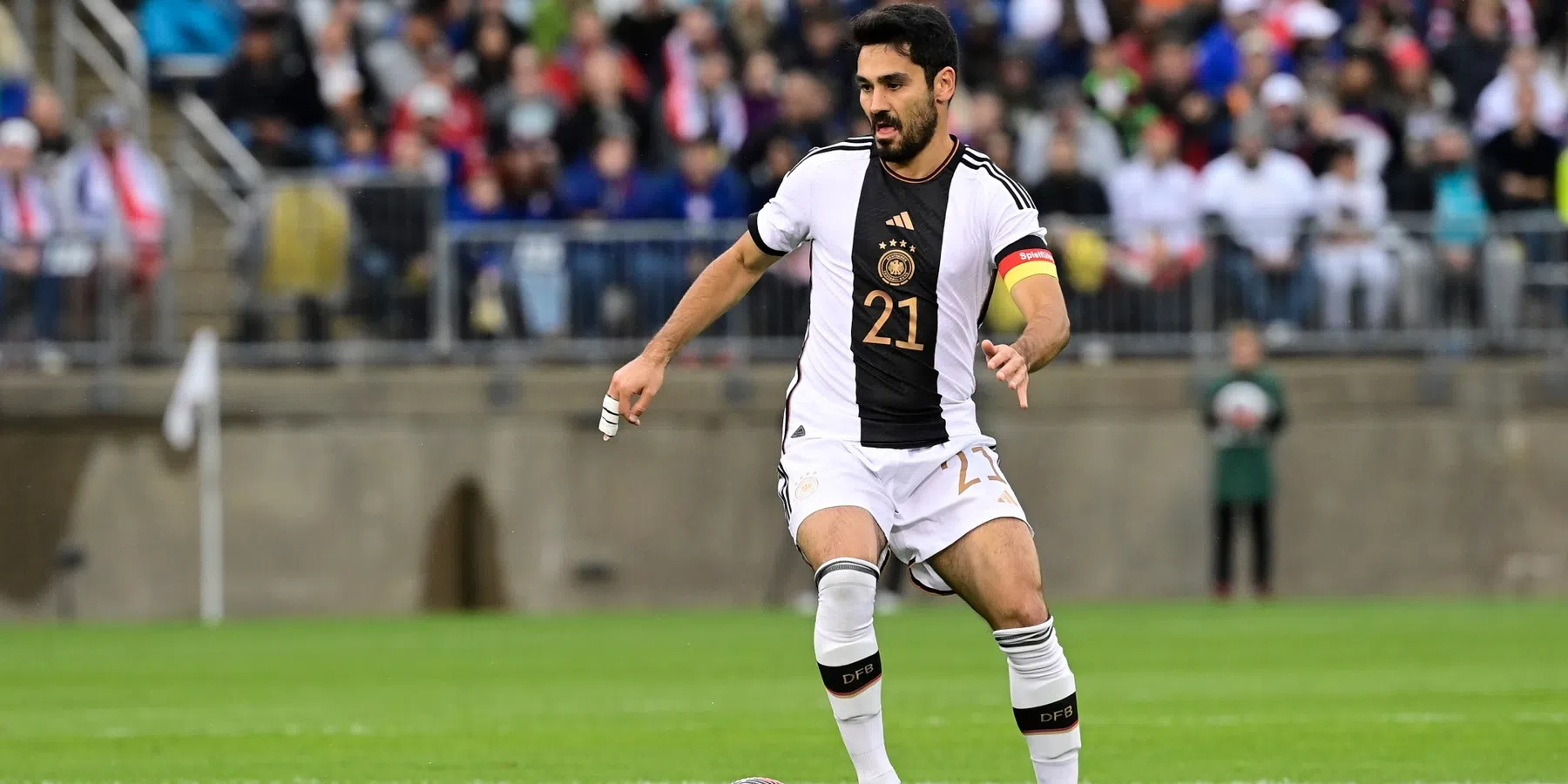 Gündogan spreekt in brief supporters toe en gaat in op de racistische rel