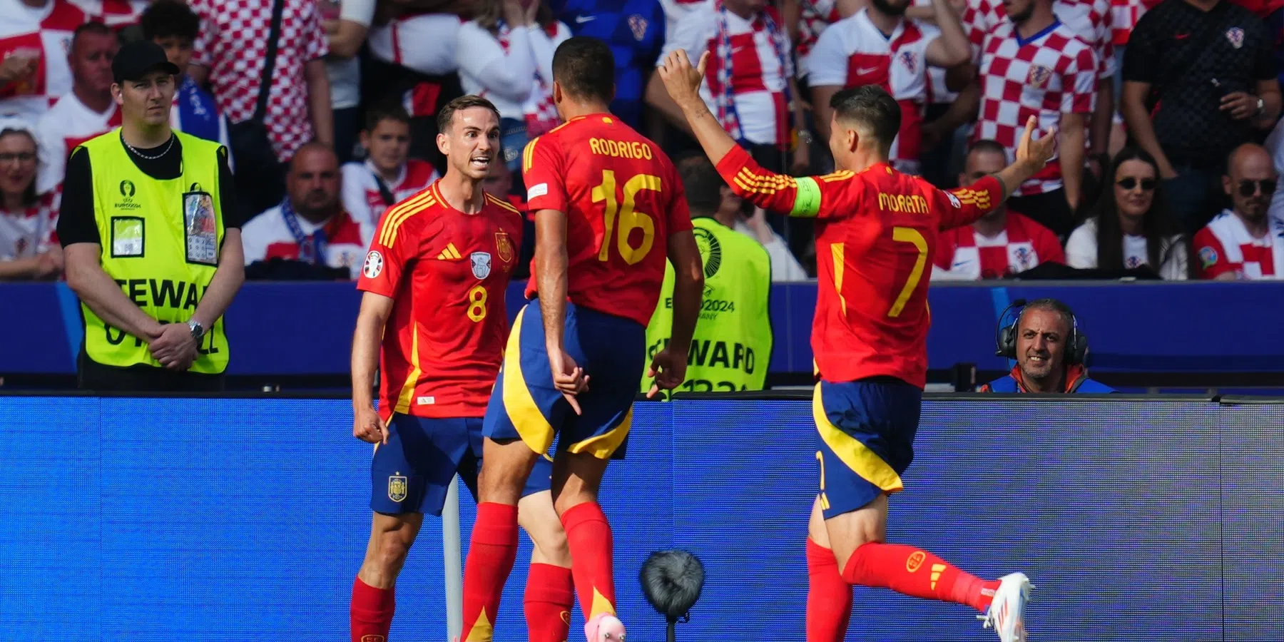 Spanje wint met speels gemak van Kroatië