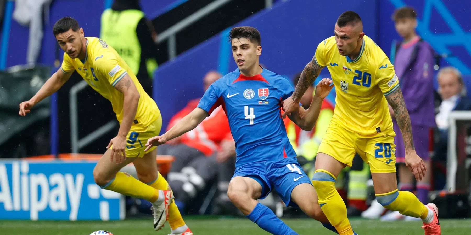 Oekraïne heeft met 1-2 van Slowakije gewonnen en mag nog dromen van volgende ronde