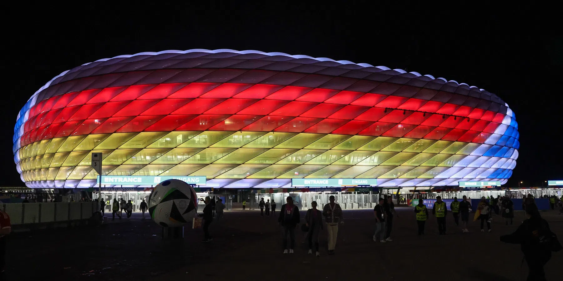 Waar wordt Roemenië - Nederland op groot scherm uitgezonden in München?