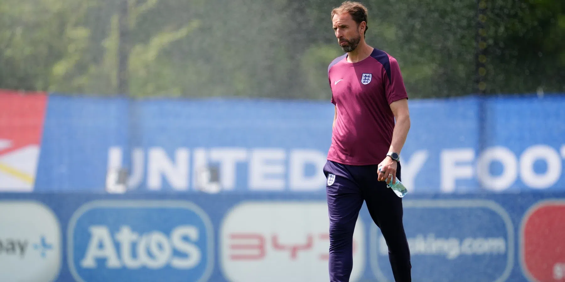 Southgate geeft update over blessures Shaw en Bellingham voor duel met Slowakije