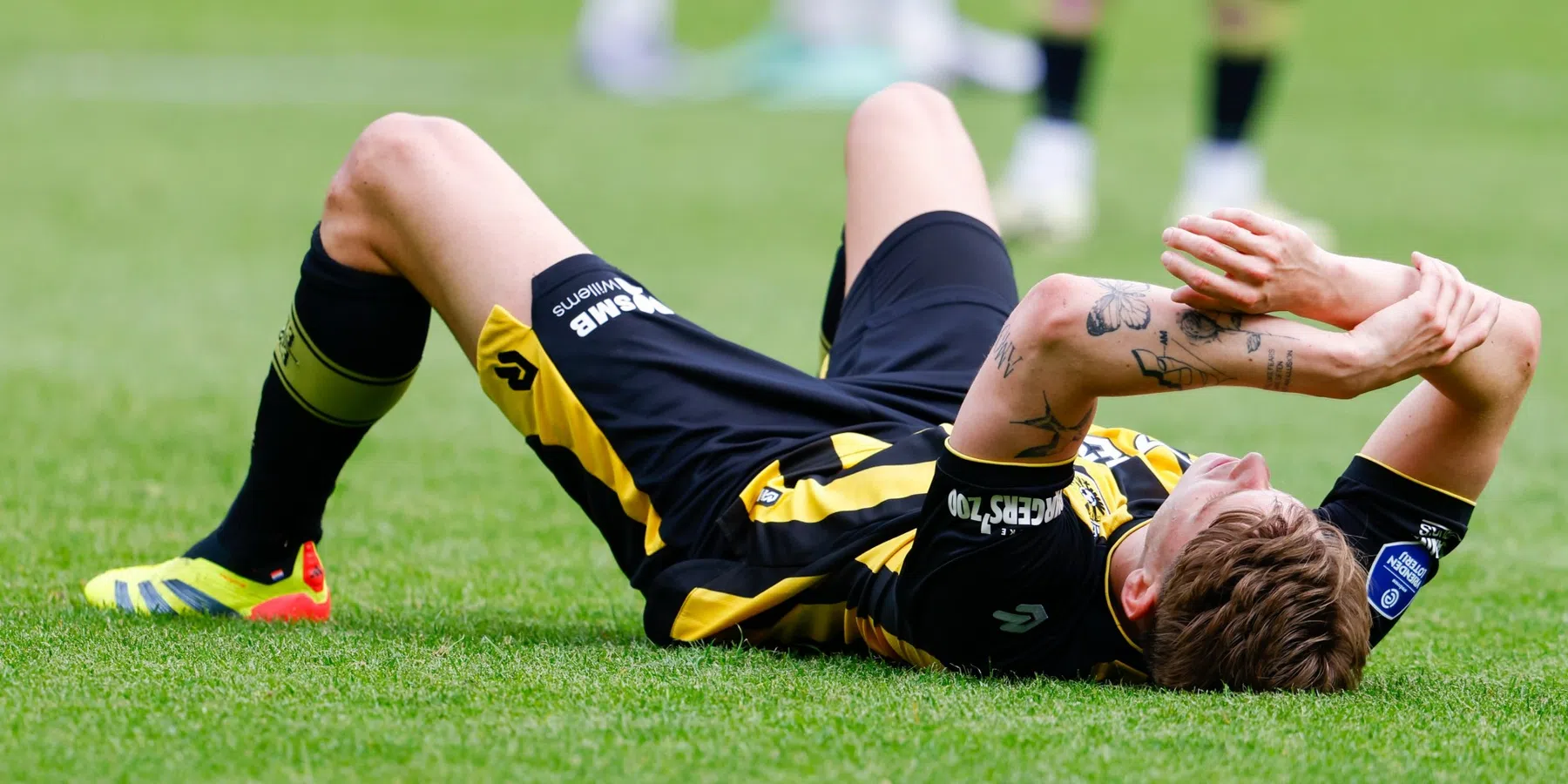 'Vitesse verkeert in grote paniek en benadert 'laatste strohalm' voor redding'