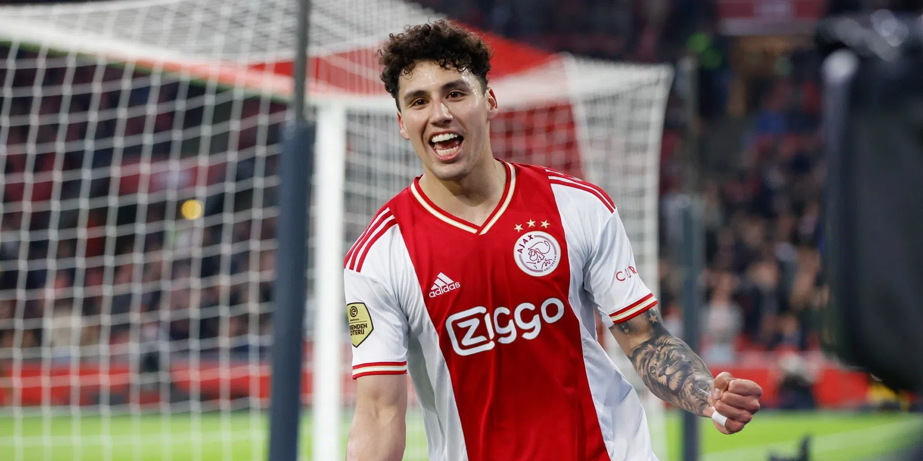 Officieel: Ajax maakt vertrek van verdediger naar Mexico bekend