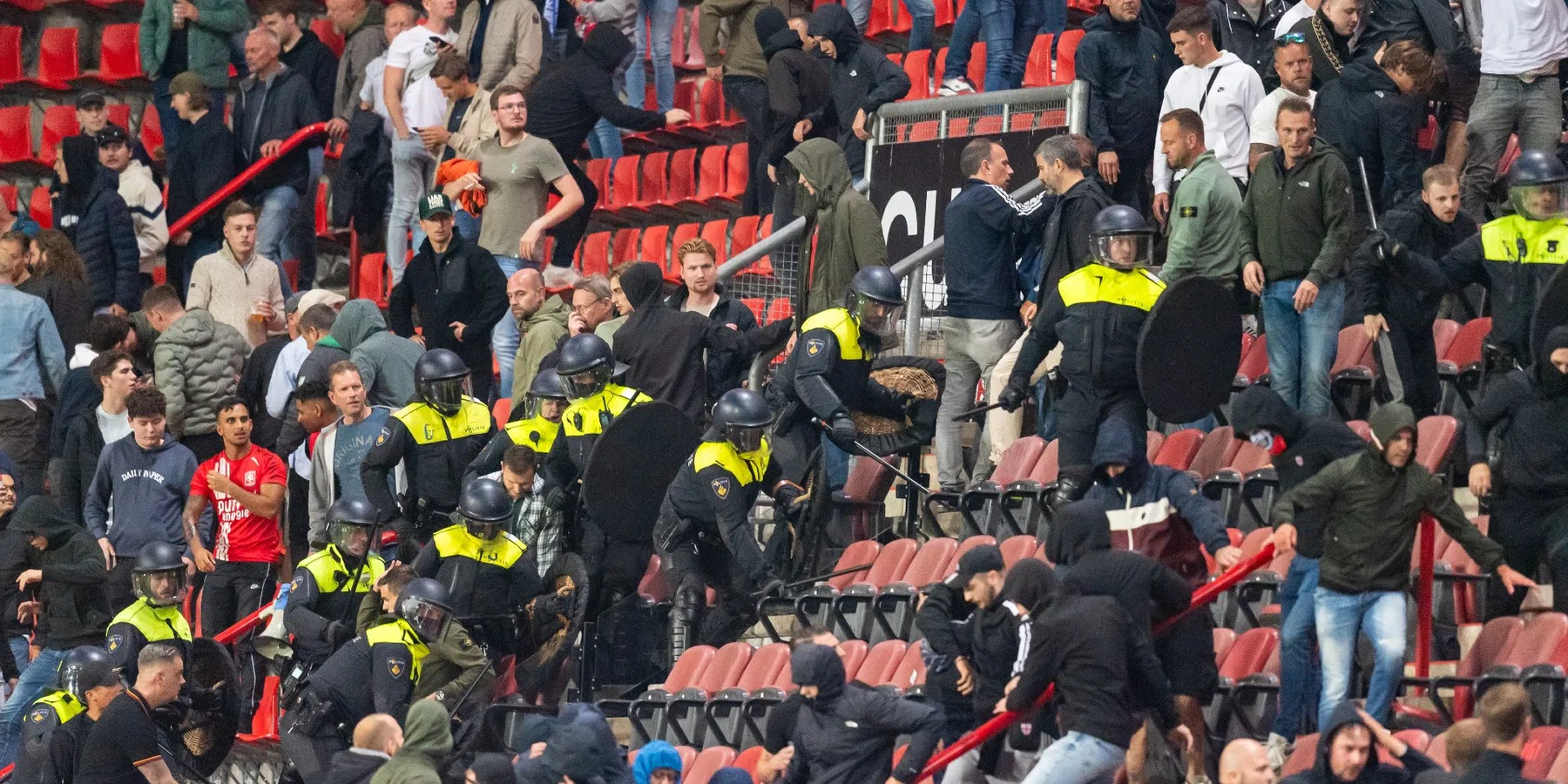 Celstraffen geëist voor Twente-hooligans na rellen tegen Hammarby