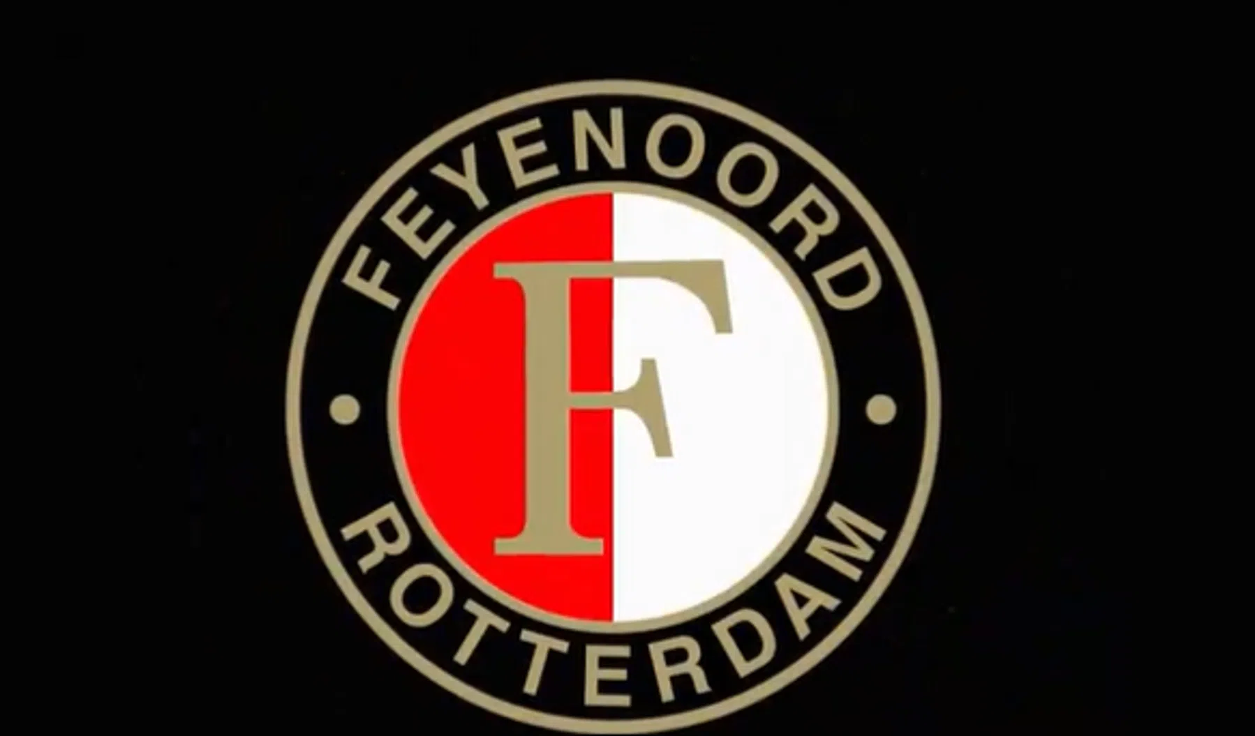 Feyenoord heeft een kleine aanpassing aan het logo gedaan voor het nieuwe seizoen