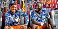 Thumbnail for article: 'Hierom is het meedoen van Brobbey en Bergwijn tegen Vojvodina nog onzeker'