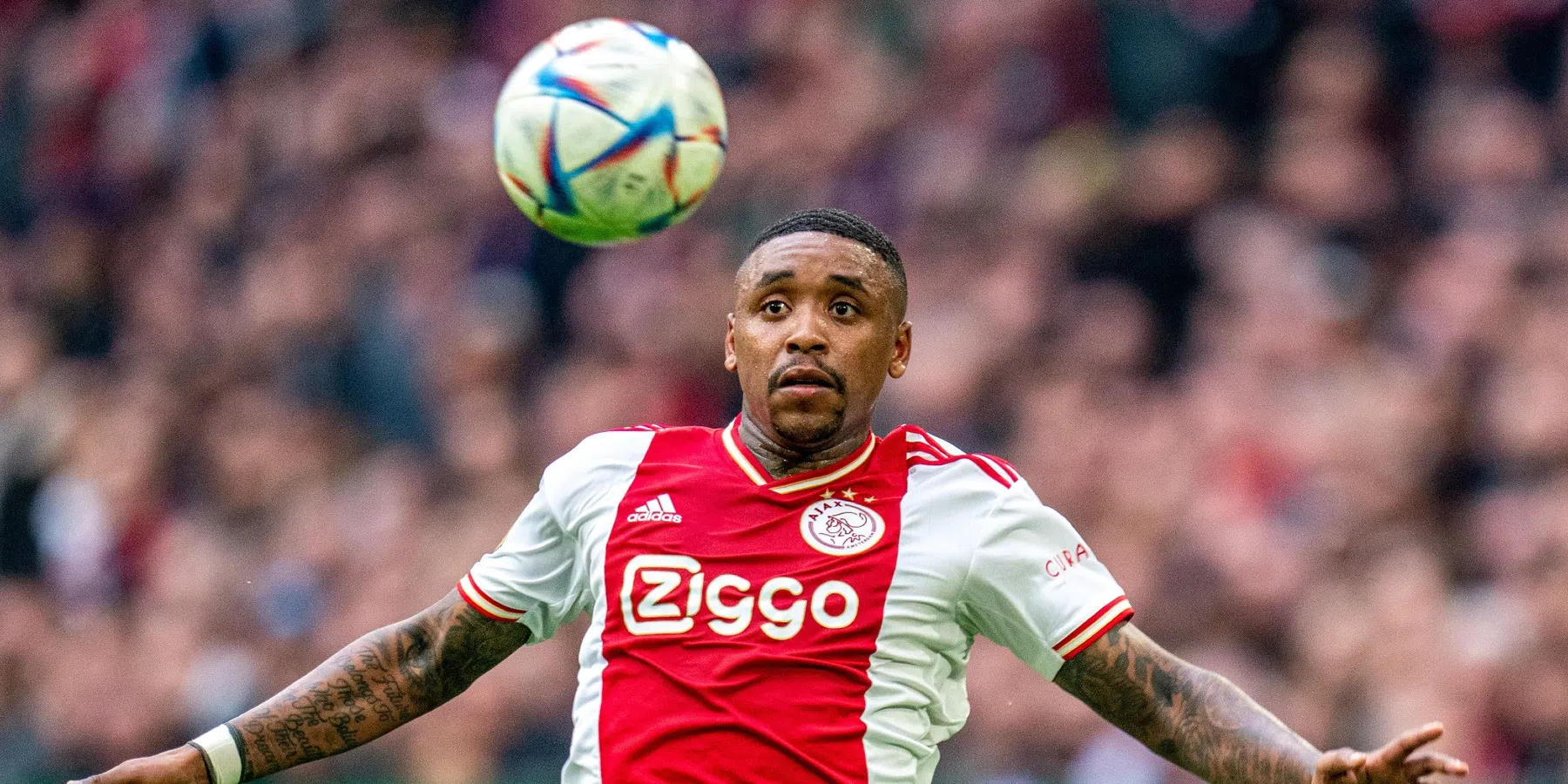 Dit zegt Bergwijn over zijn slepende blessure richting de start van het seizoen