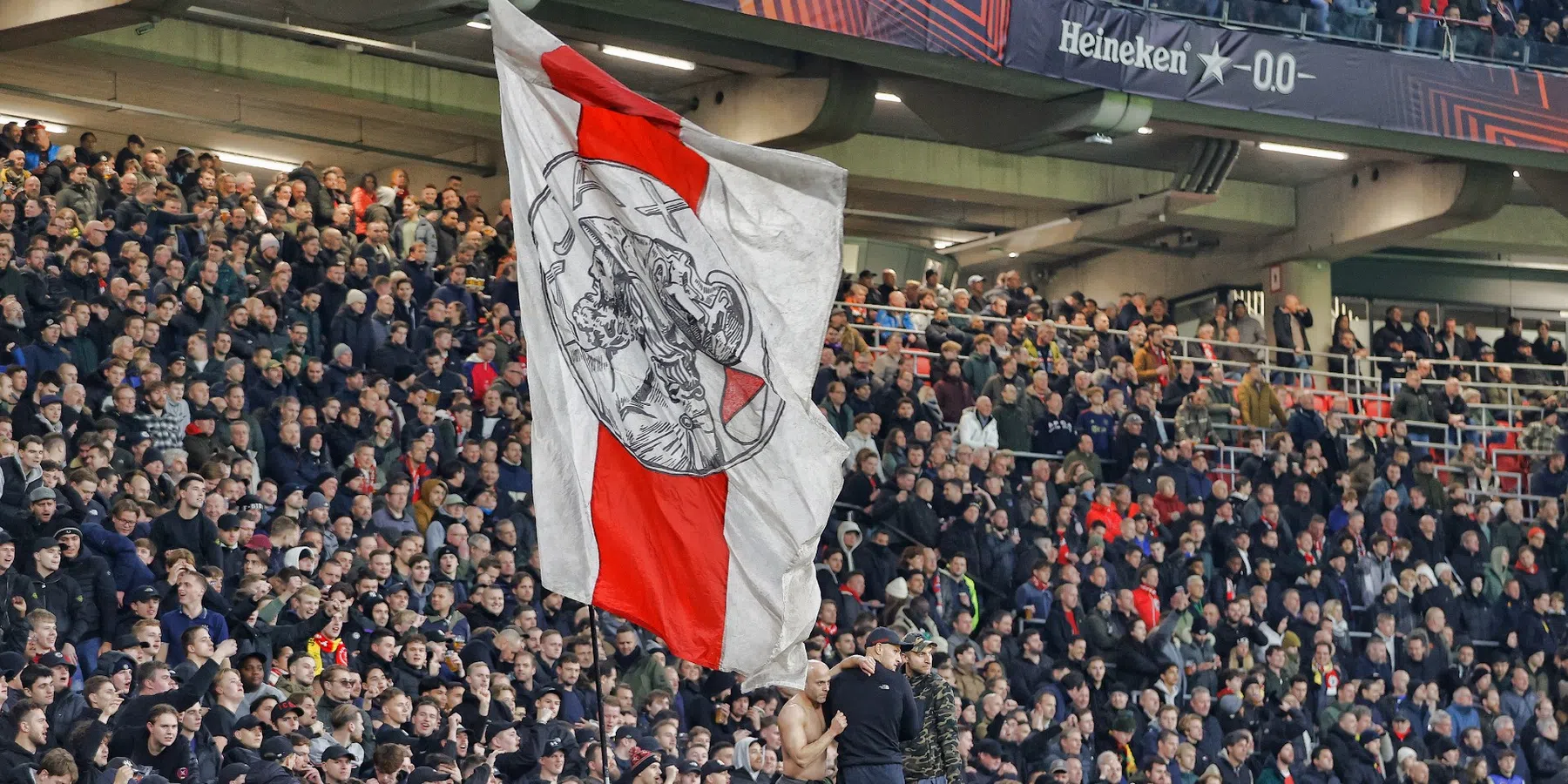 Ajax moet Griekse heksenketel overleven en rekent op terugkerende aanvallers