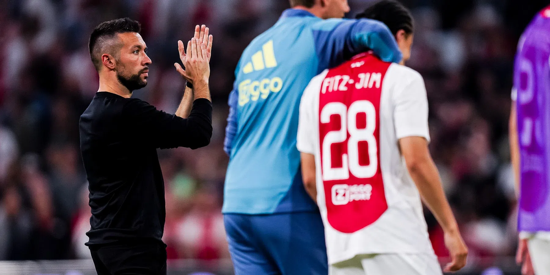 Opstelling Ajax: Farioli voert enorm aantal wisselingen door tegen Heerenveen