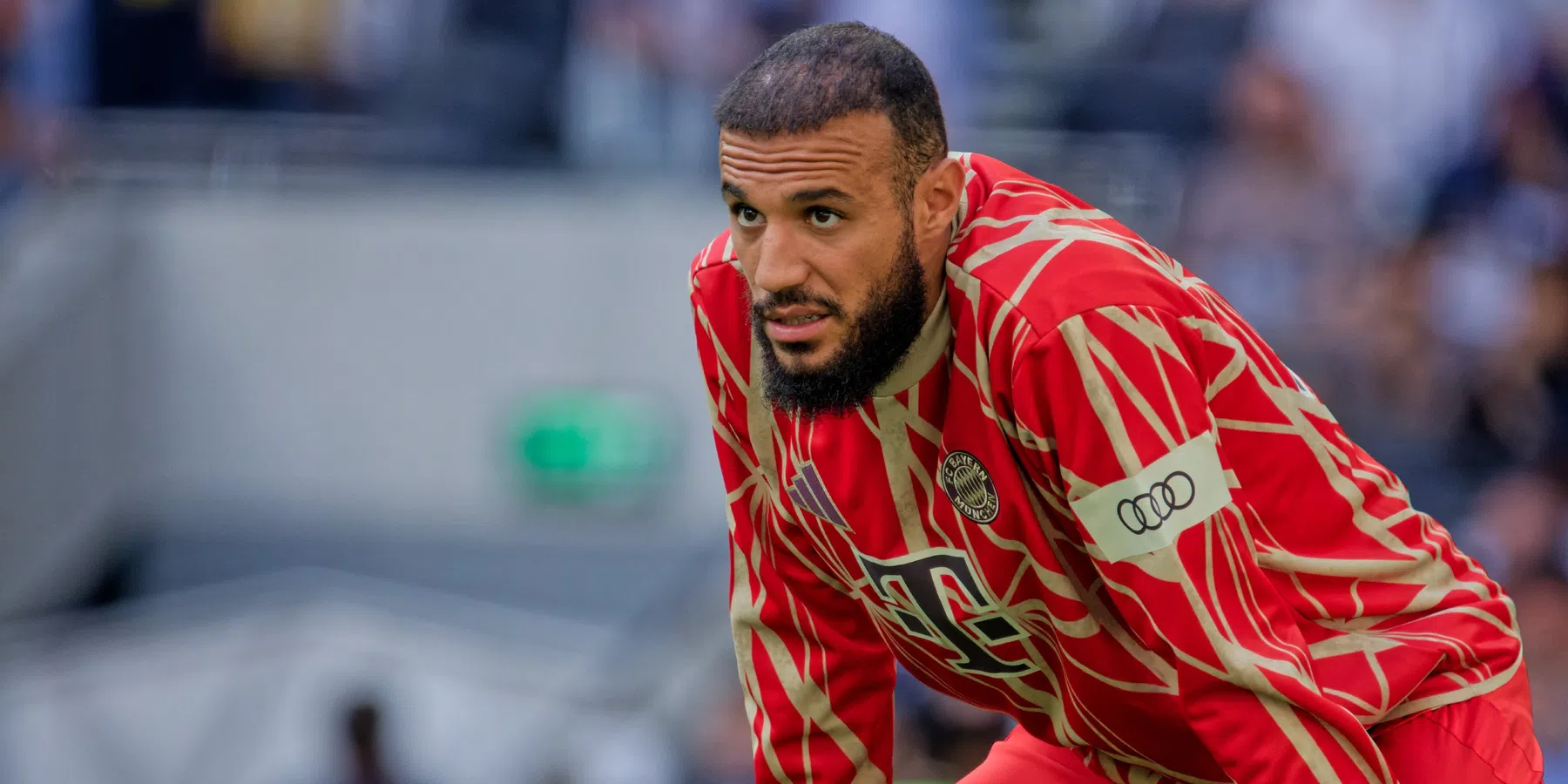 Ten Hag haalt met Mazraoui wéér een oude bekende naar Manchester