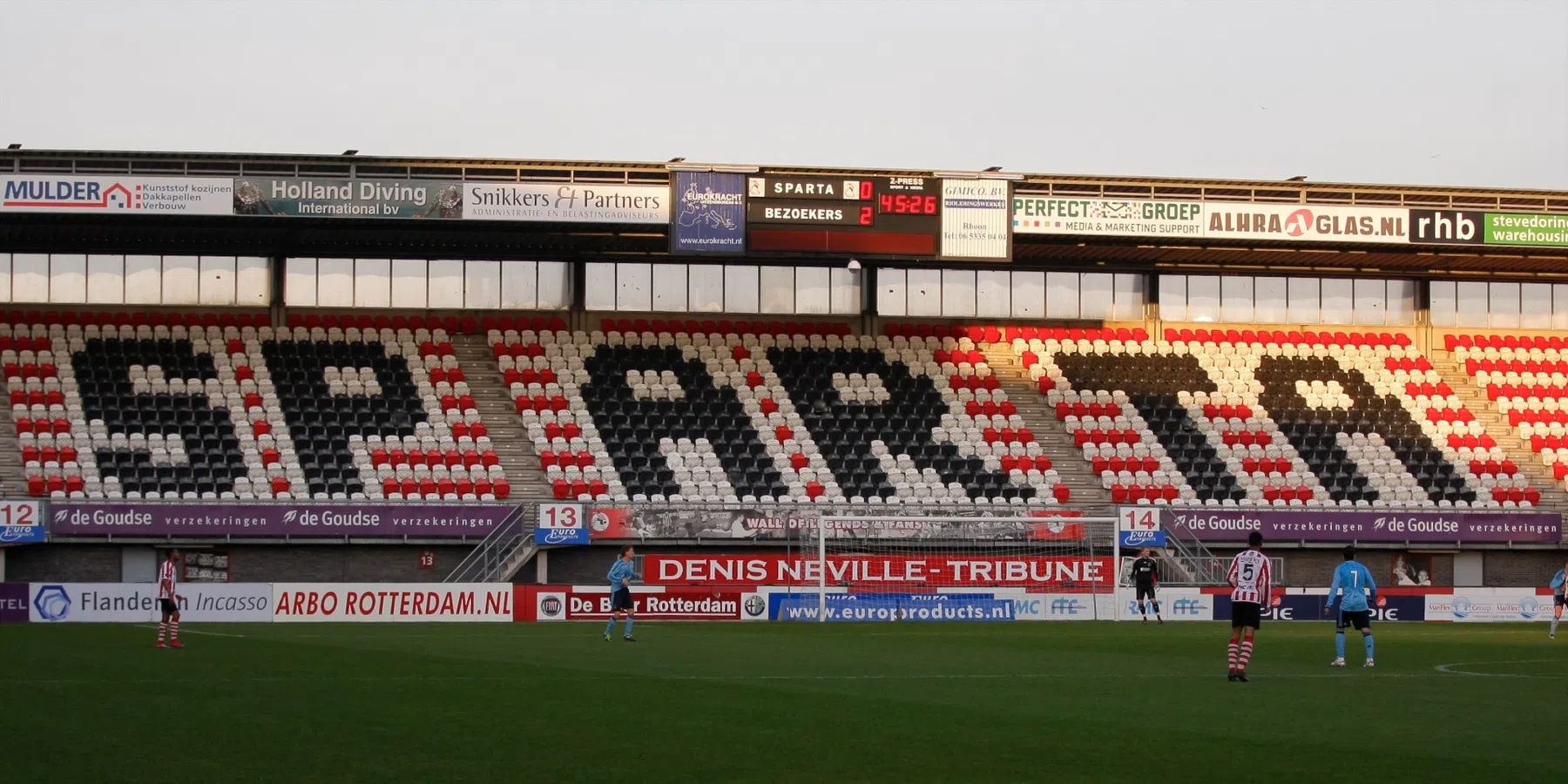 Deze scheidsrechter heeft de leiding over de Rotterdamse derby