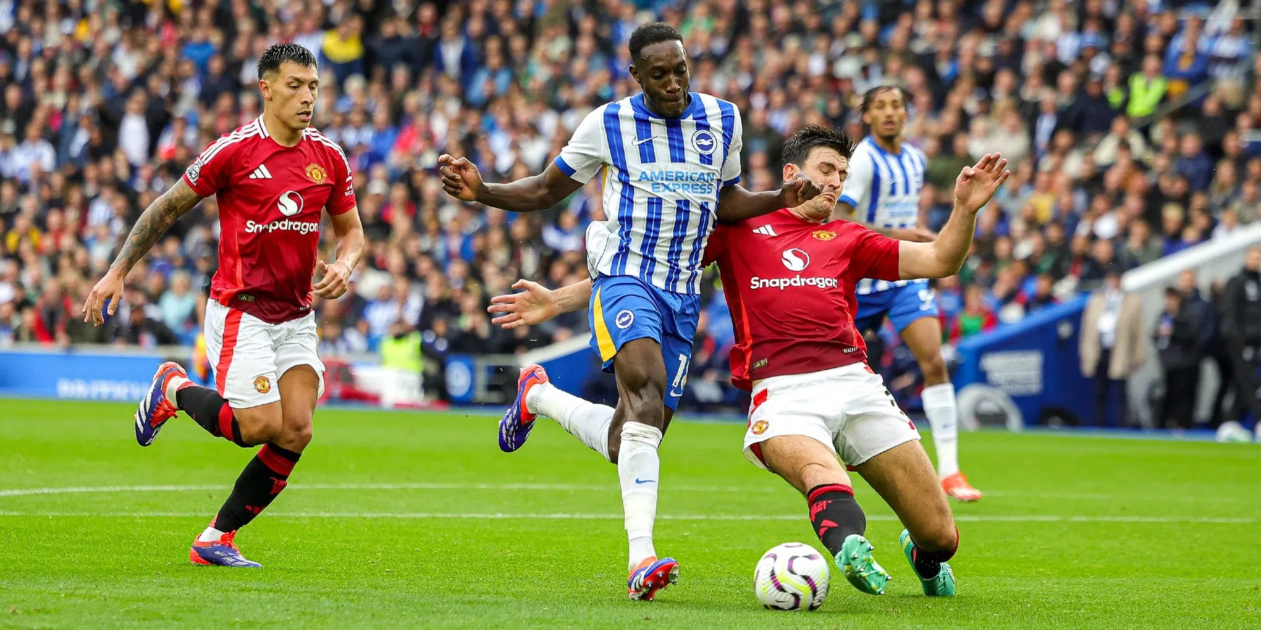 United verliest in de blessuretijd van Brighton, ongelukkige rol voor Zirkzee