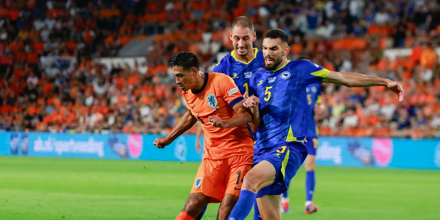 Oranje wint met grote cijfers van stug Bosnië in eerste Nations League-duel