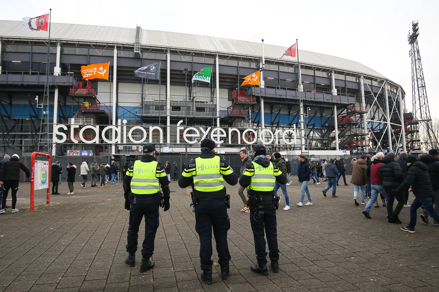 Nederlandse politie stopt met stakingen rond voetbalwedstrijden