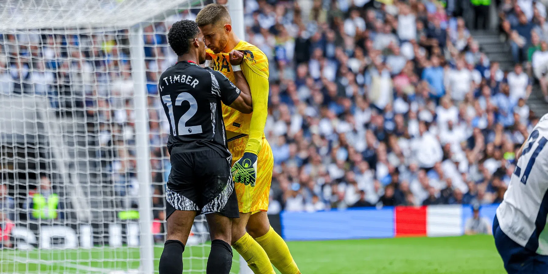 Arsenal toont zich de beste van Noord-Londen na nipte zege in voetbalgevecht