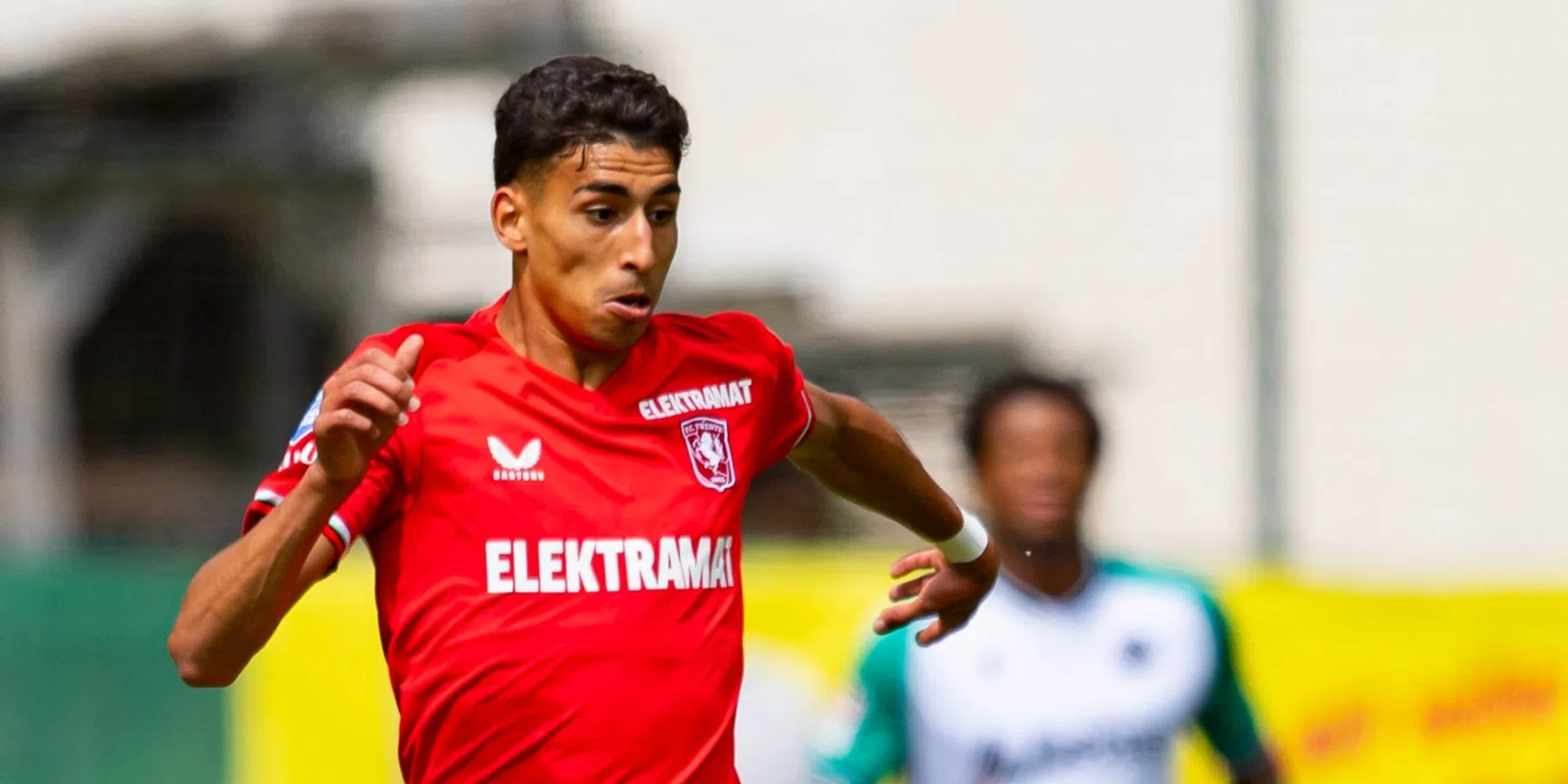 Deze FC Twente-speler heeft een gebroken been opgelopen op de training