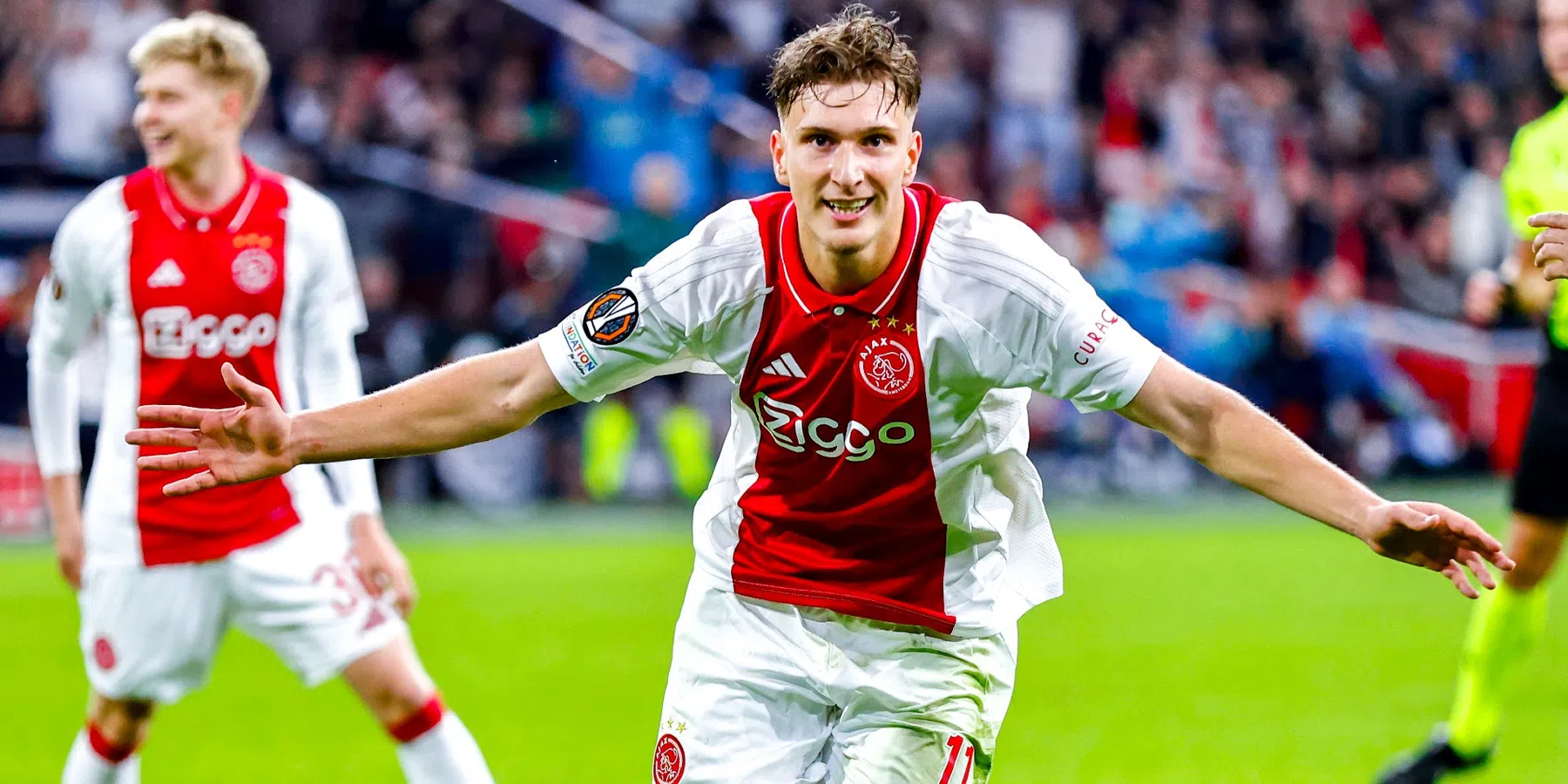 Oppermachtig Ajax kent geen genade met Besiktas en start Europa League met zege