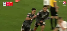 Thumbnail for article: Weergaloze goal: Pavlovic jaagt Bayern met ongekende volley op gelijke hoogte