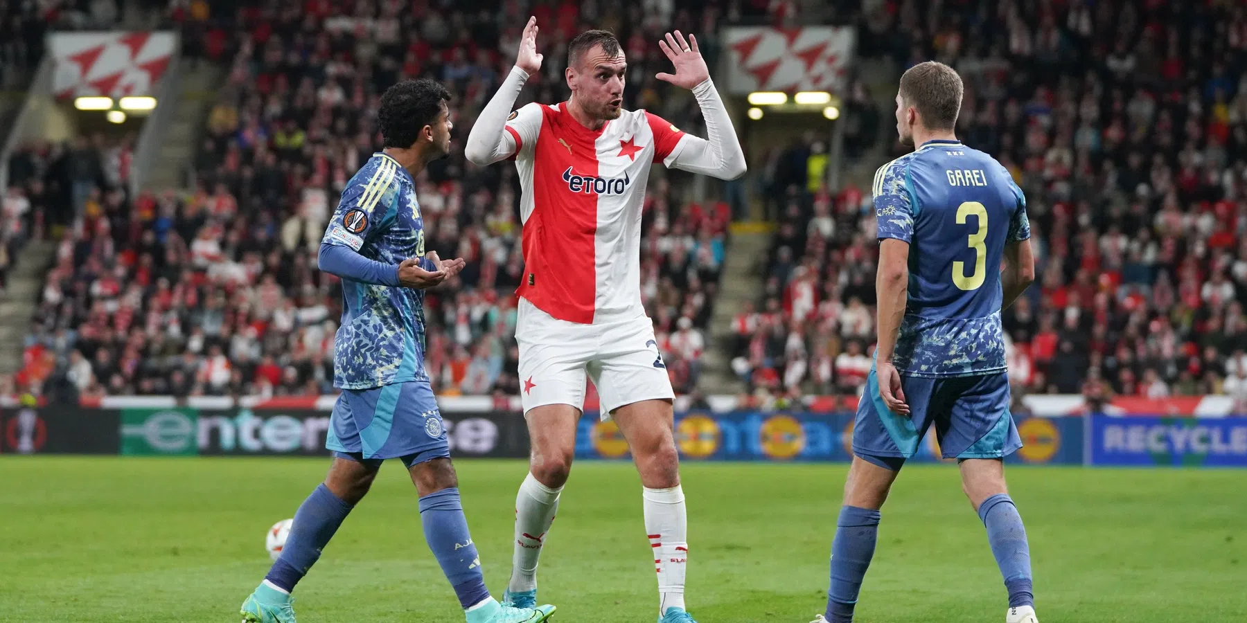 Dit zegt Slavia-spits Tomás Chorý over Ajax