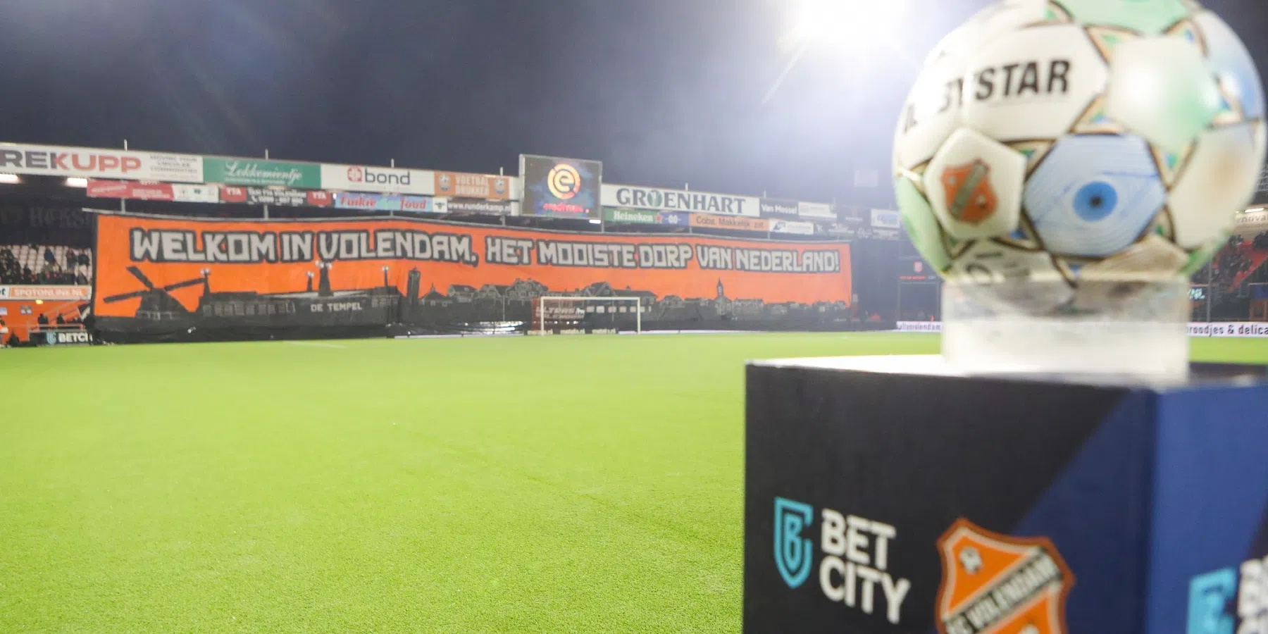 Dit is de songtekst van 'Blikkendag', het nummer dat viraal gaat bij FC Volendam