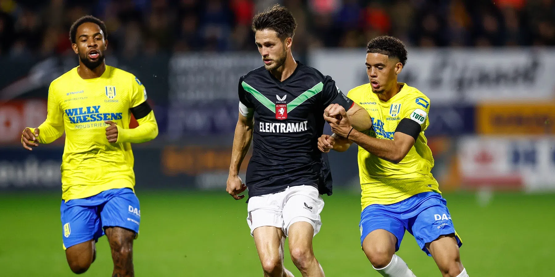 Van Wolfswinkel emotioneel na overlijden Neeskens: zo reageert de spits 