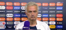 Mourinho kleineert Turkse arbitrage: "Dronk hij thee? Wil hem nooit meer zien"