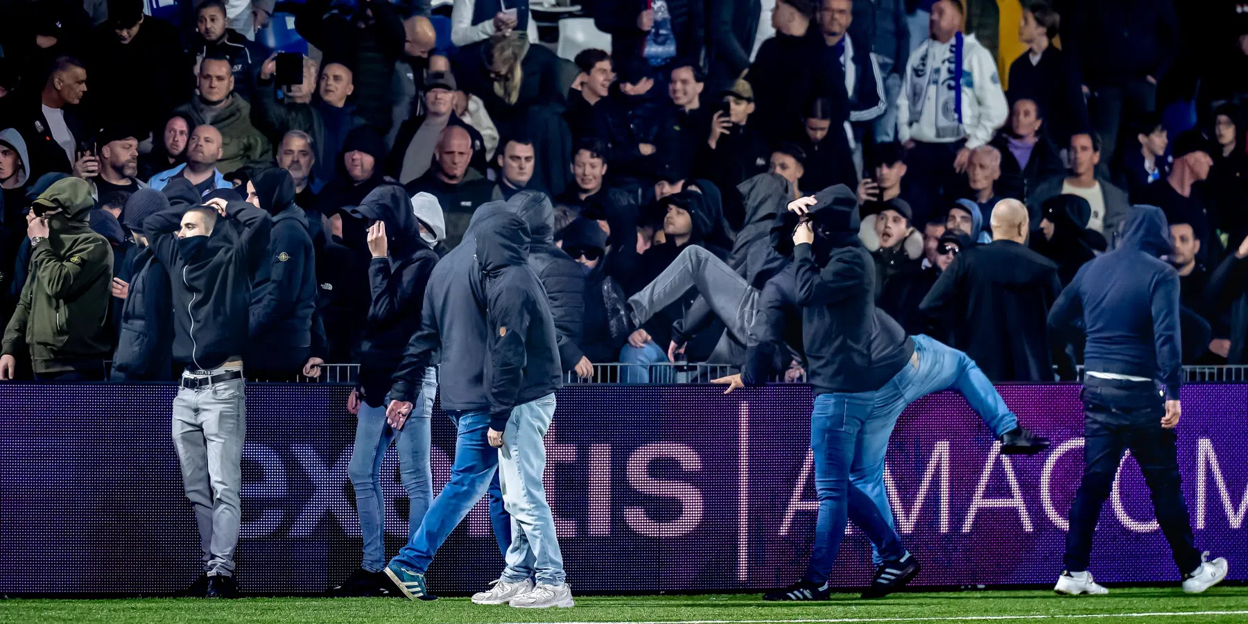 Zo wil de VVD een hardere aanpak van voetbalrellen bewerkstelligen