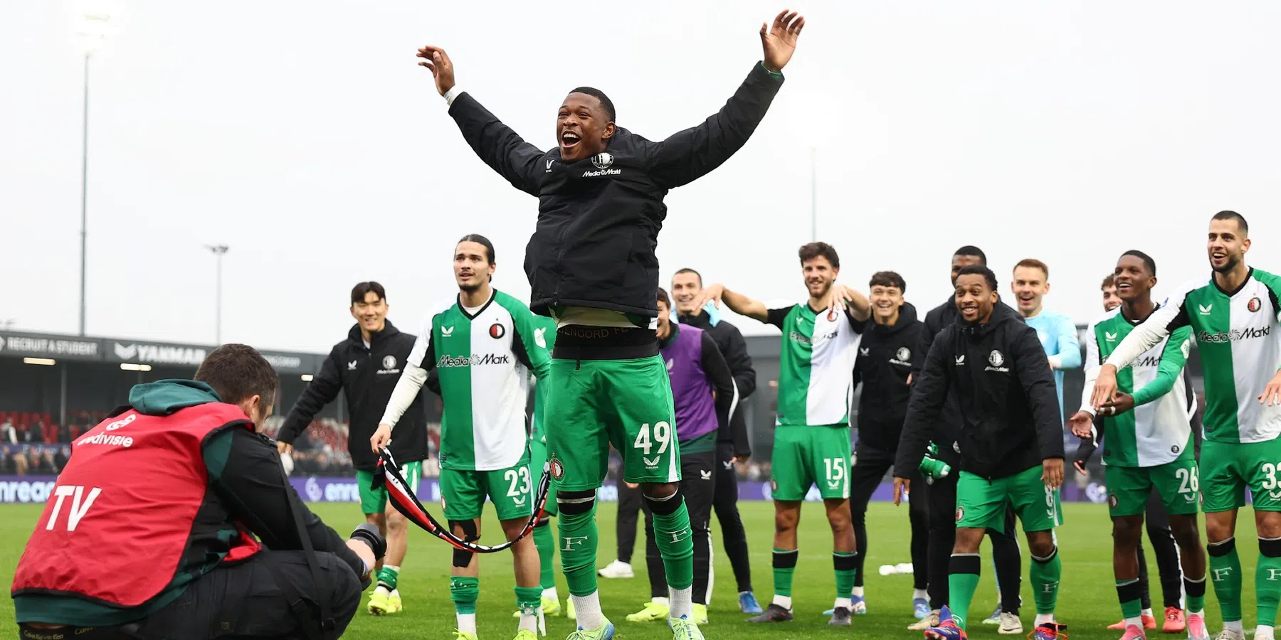 Zo reageert Zépiqueno Redmond op zijn Feyenoord-debuut tegen Almere City 