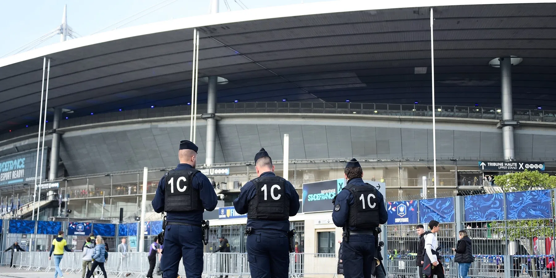 Frankrijk bereidt zich voor op zwaarbeladen duel met Israël, Macron aanwezig