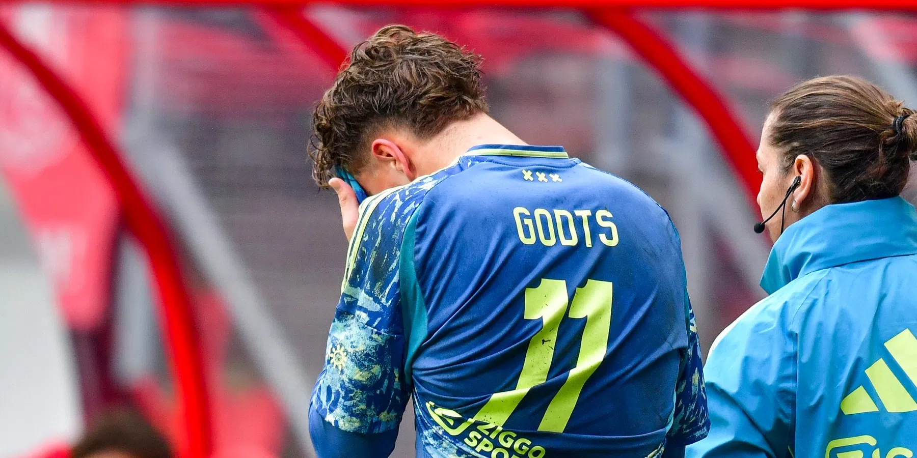 'Domper voor Ajax: Godts sowieso aantal weken uitgeschakeld'