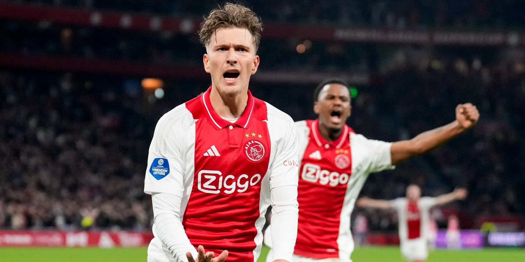Ajax slaat grote slag en weet aanvaller langer aan zich te binden