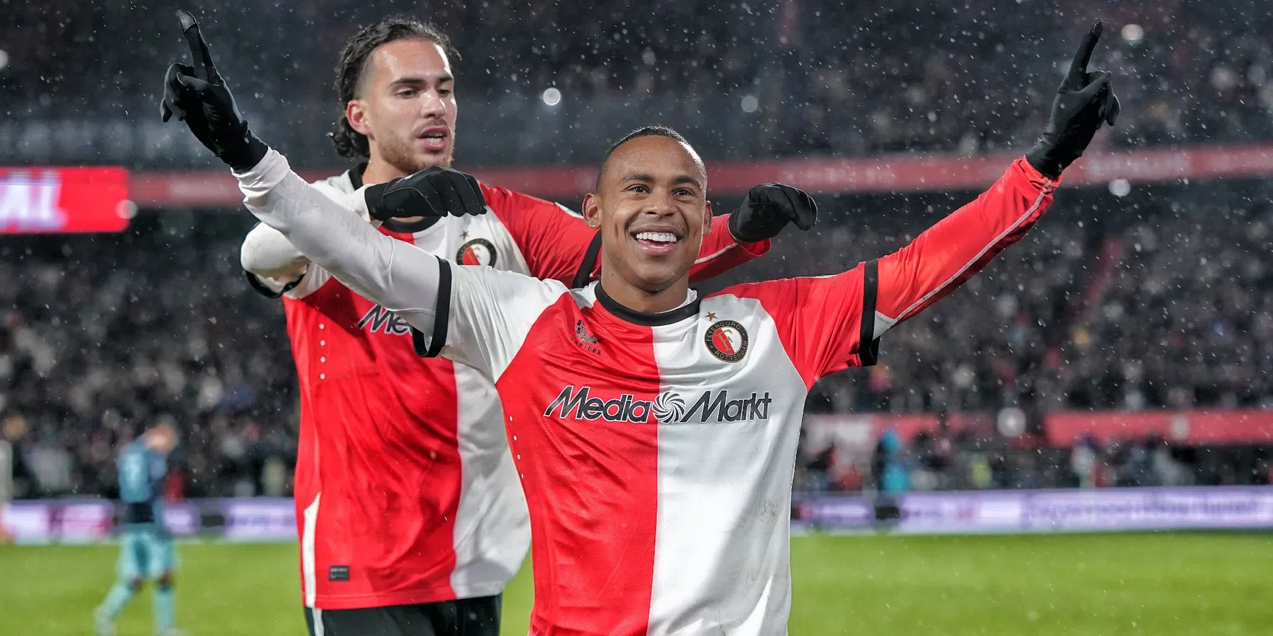 Feyenoord beleeft makkelijke avond en wint eenvoudig van SC Heerenveen