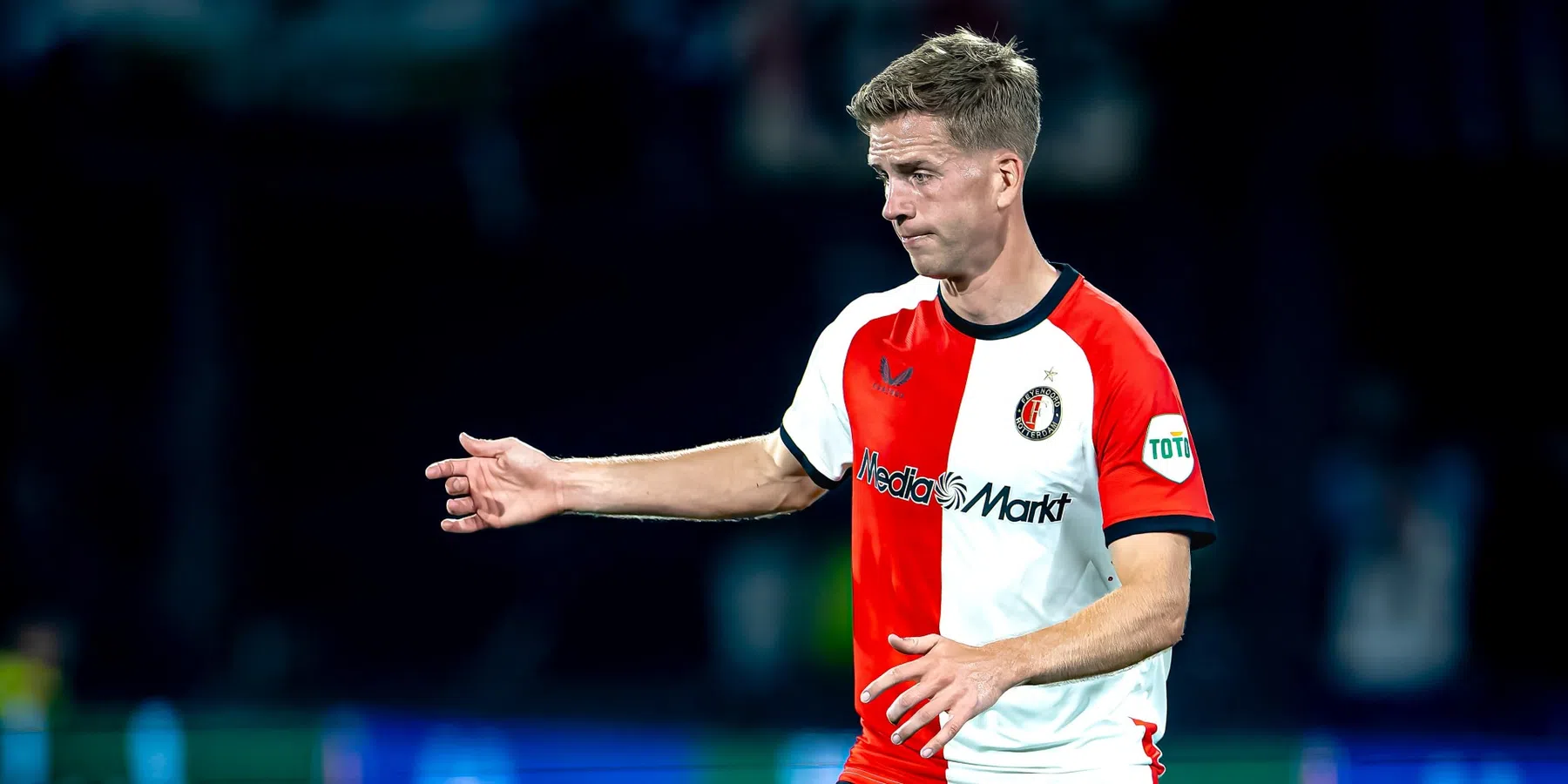 Opstelling Feyenoord: Smal vervangt Bueno tegen Heerenveen