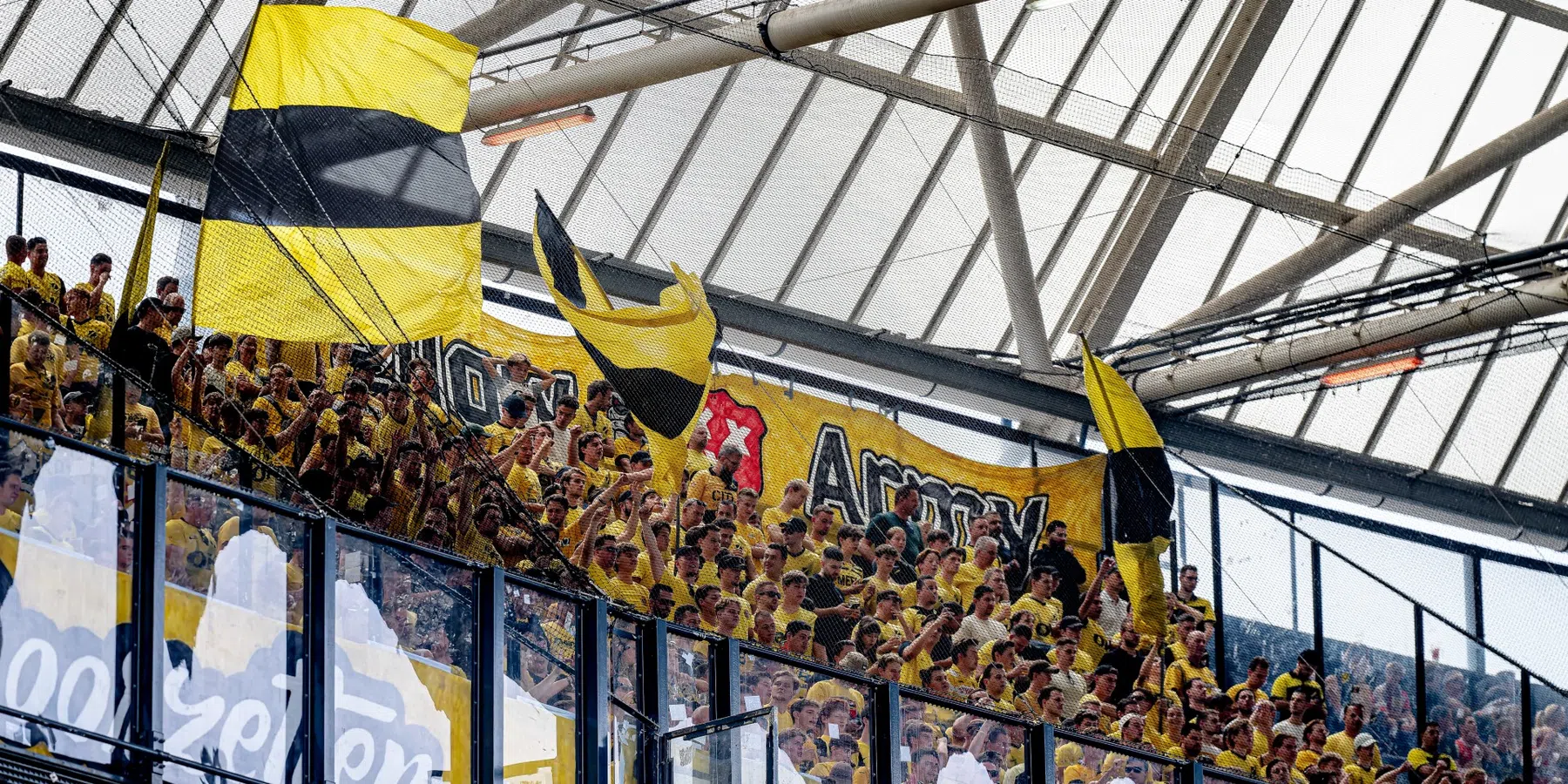 NAC-supporters aangehouden na rellen bij Feyenoord-NAC