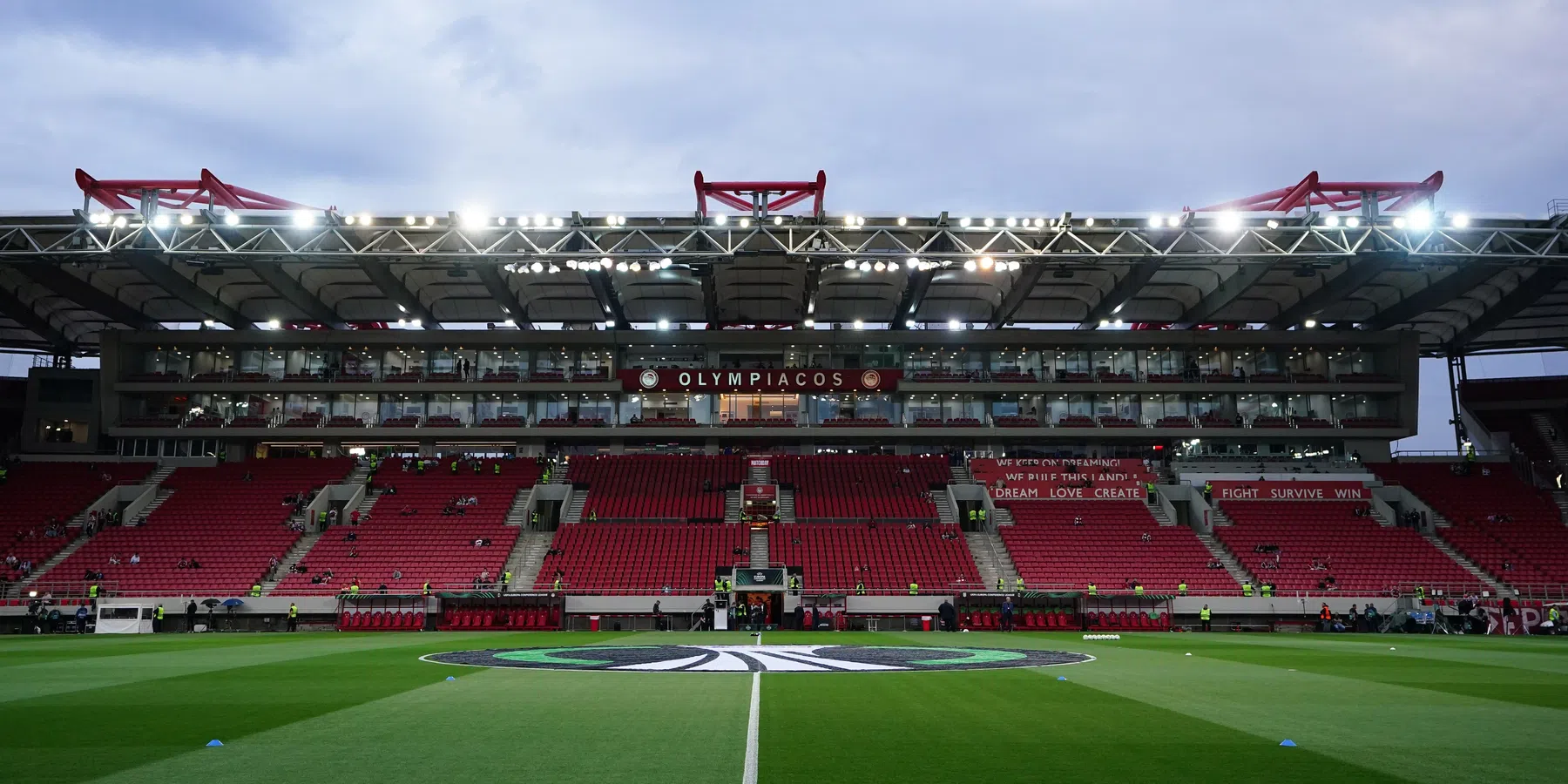 Twente treft Olympiakos in het Georgios Karaiskákisstadion - VN