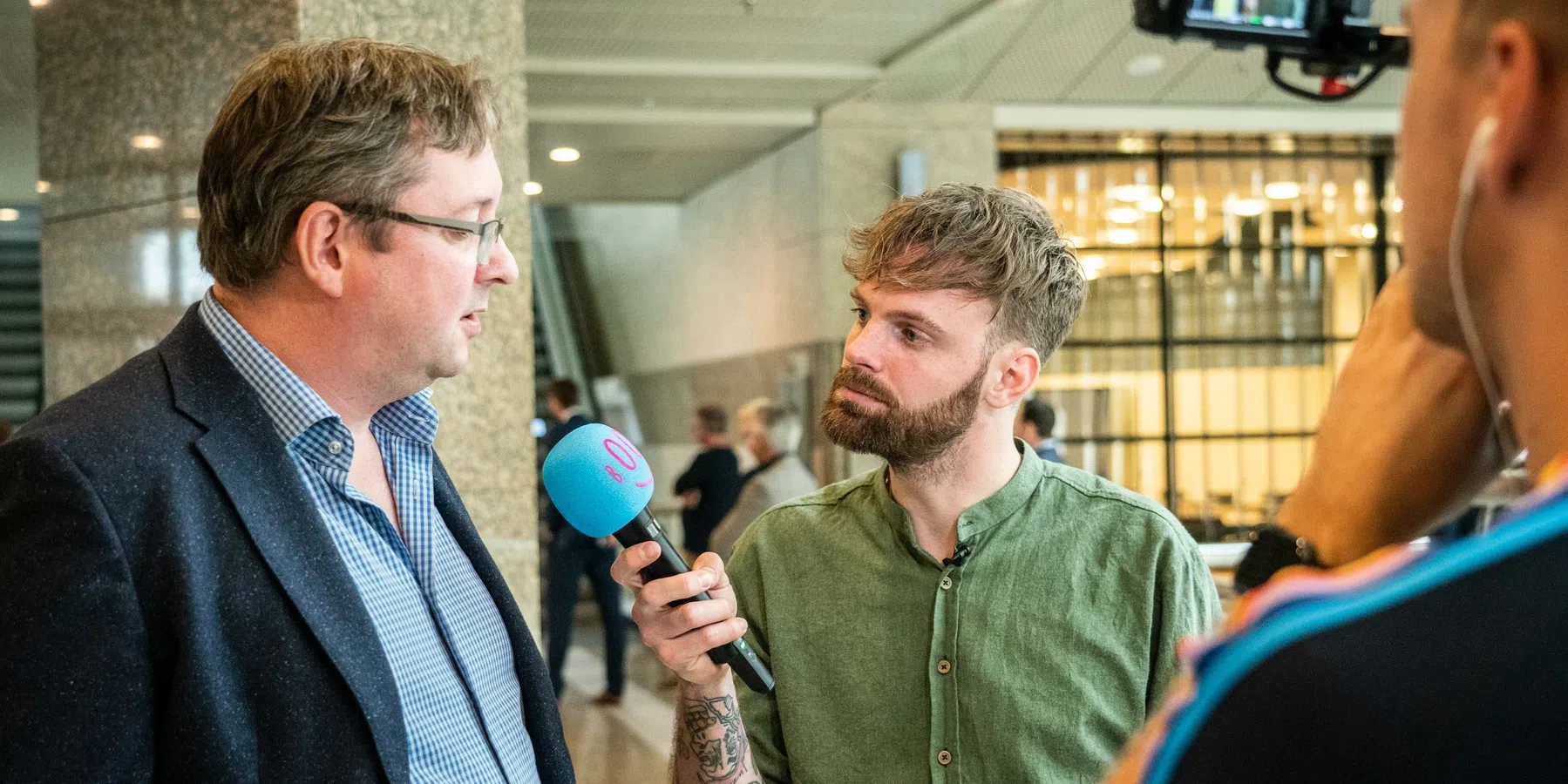 Tim Hofman en familie verlaten tijdelijk huis na BOOS-aflevering - VN