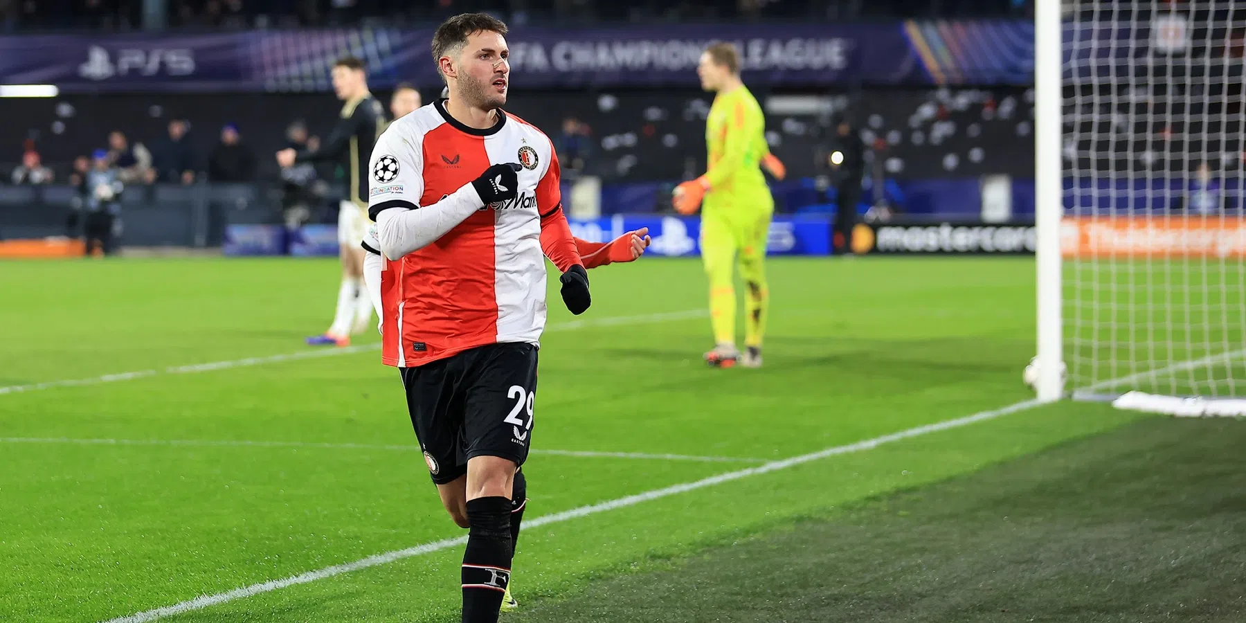 Feyenoord dicht bij volgende CL-ronde na overtuigende zege op Sparta Praag