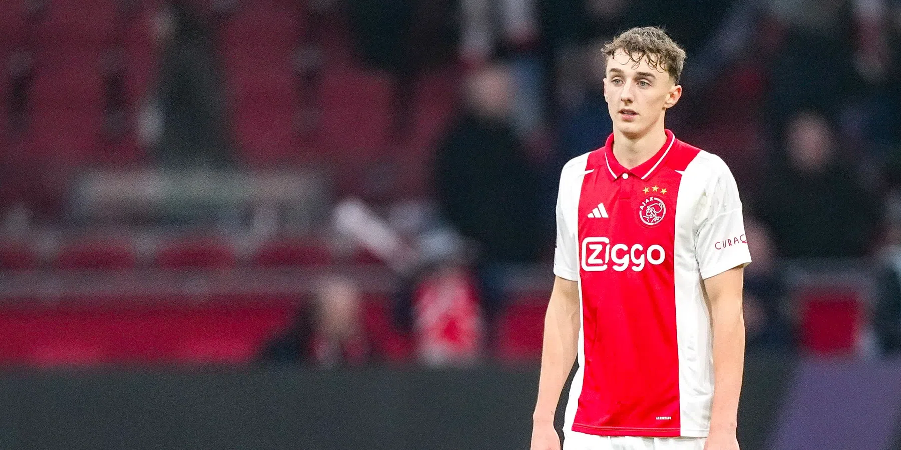 Ajax slaat slag en breekt het contract van Baas open